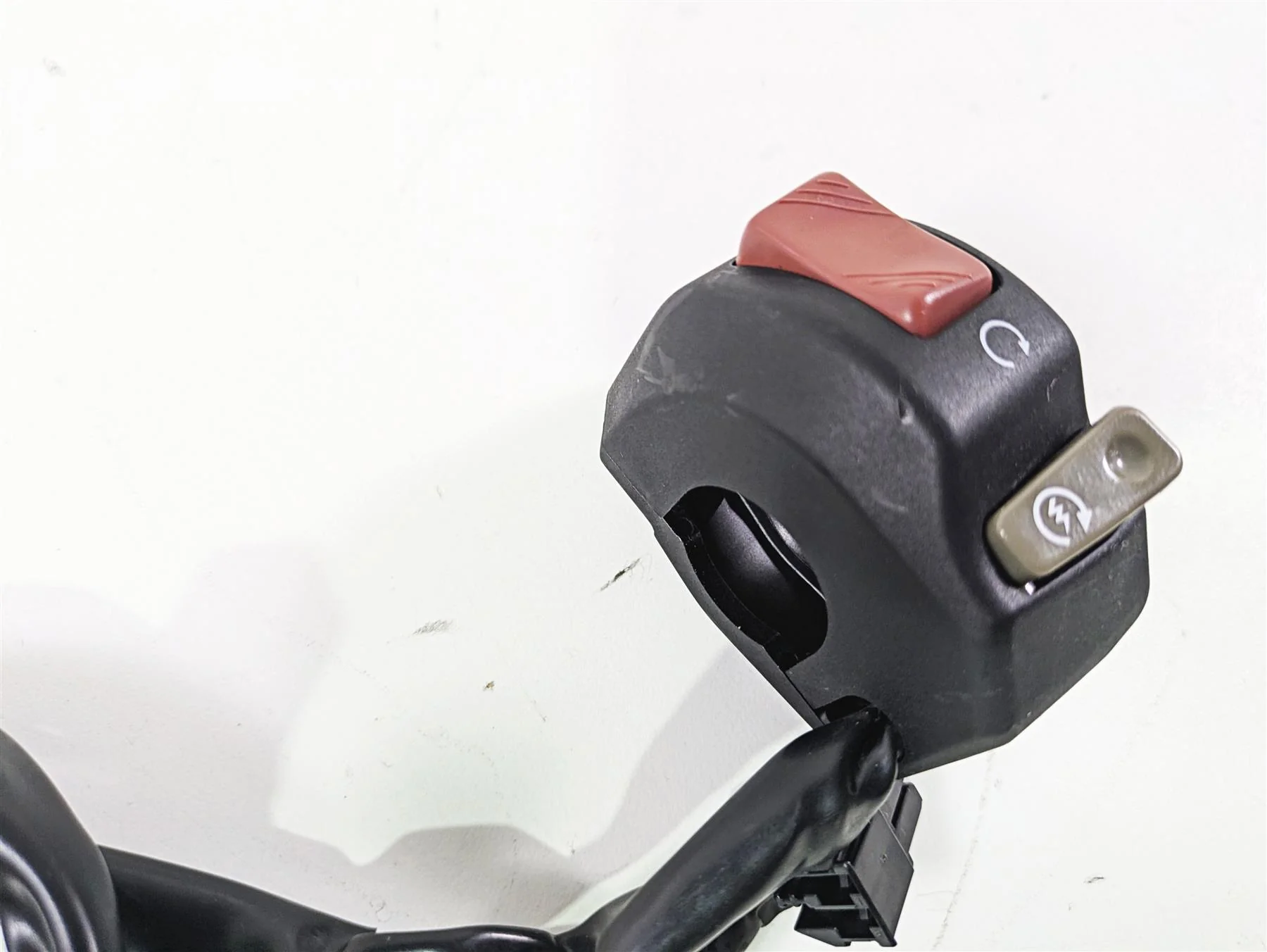 2022 Kawasaki ZR900RS Cafe Right Hand Start Stop Control Switch 46091-0508 - Image 5