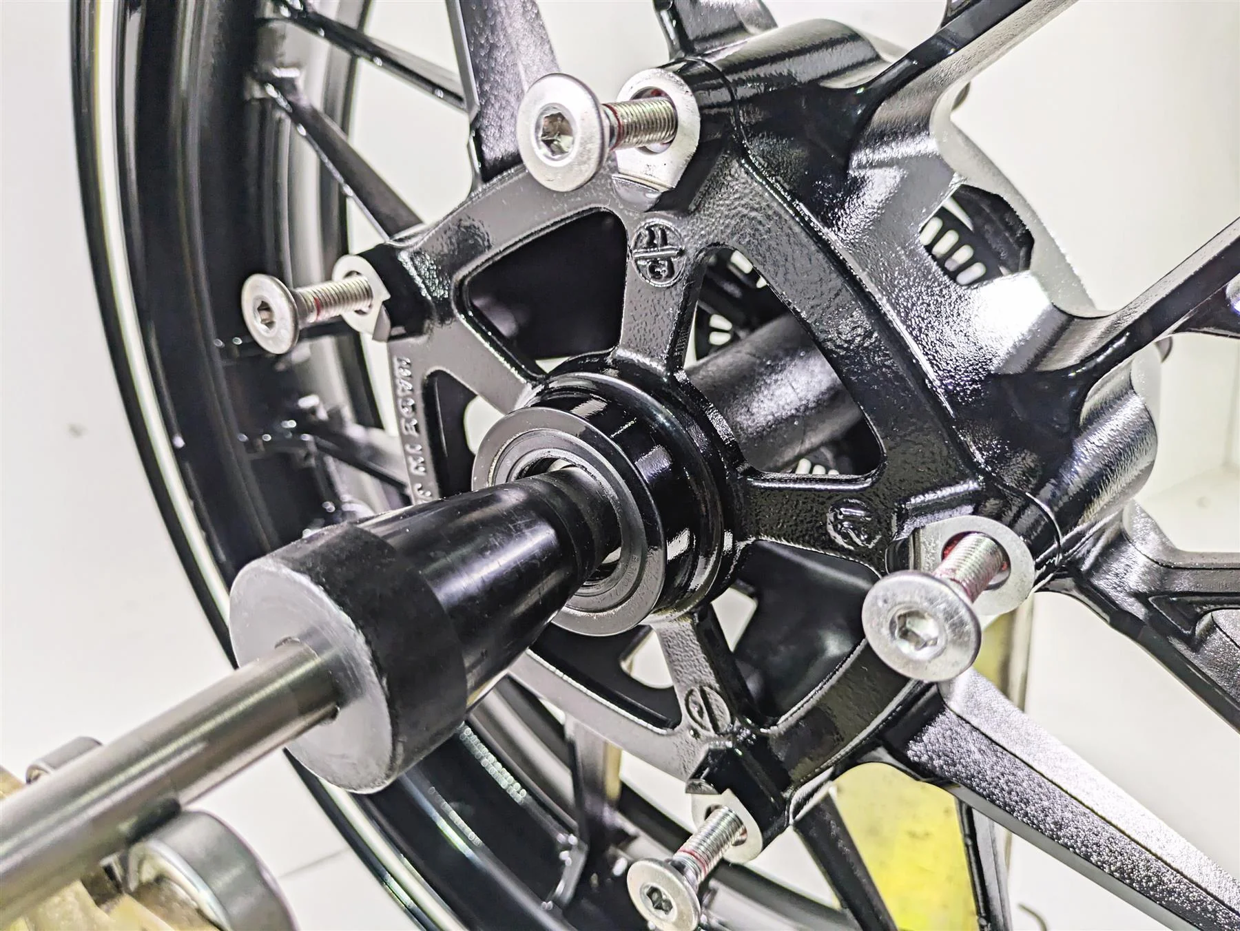 2022 Kawasaki ZR900RS Cafe Straight 17x3.5 Front Wheel Rim 41073-0722-18F - Image 6