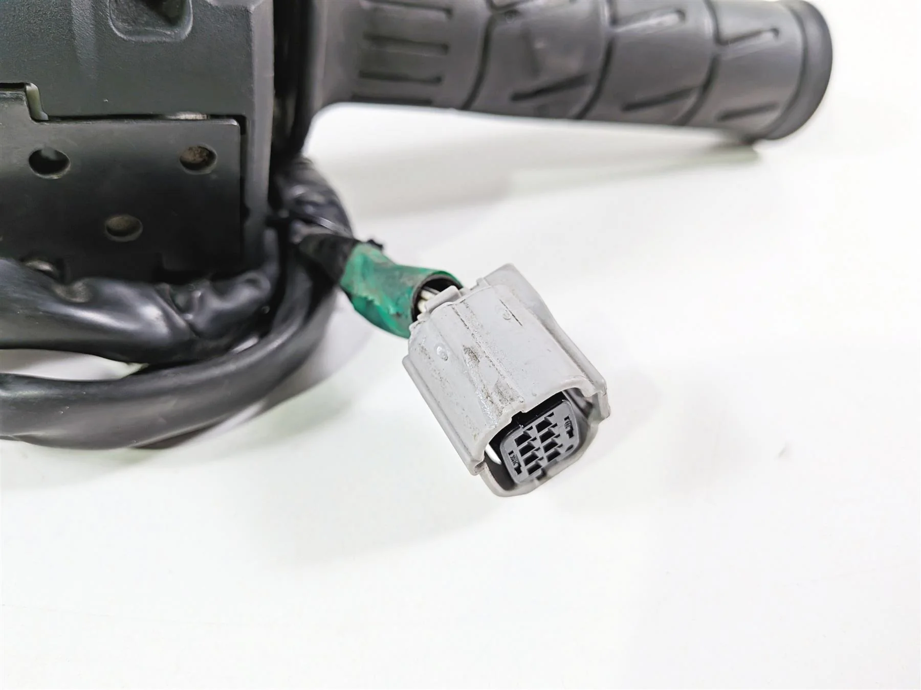 2022 Kawasaki ZX10R ZX1000 Ninja Right Hand Start Control Switch 46091-0585 - Image 11
