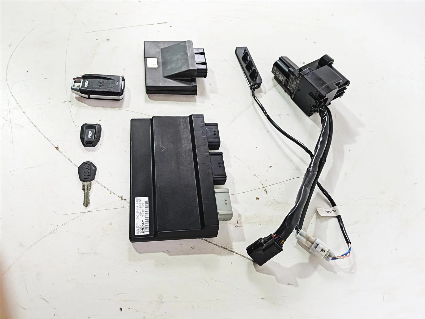 2022 KTM 1290 Super Adventure S Cdi Ecm Handsfree Ignition Switch 61941031000 - Image 3