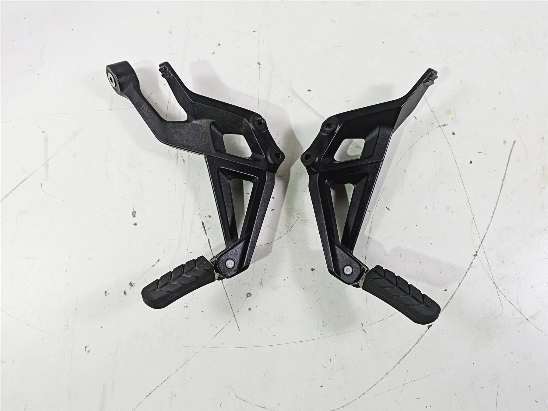 2022 KTM 1290 Super Adventure S Rear Passenger Footpeg Set 61912020090C1 - Image 4