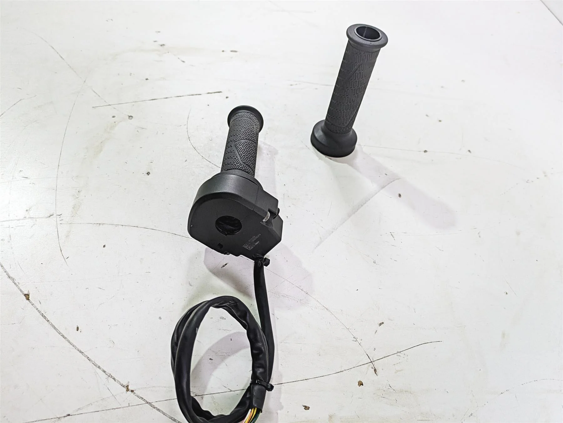 2022 KTM 1290 Super Adventure S Ride By Wire Throttle Sensor Grip 60711012000 - Image 4