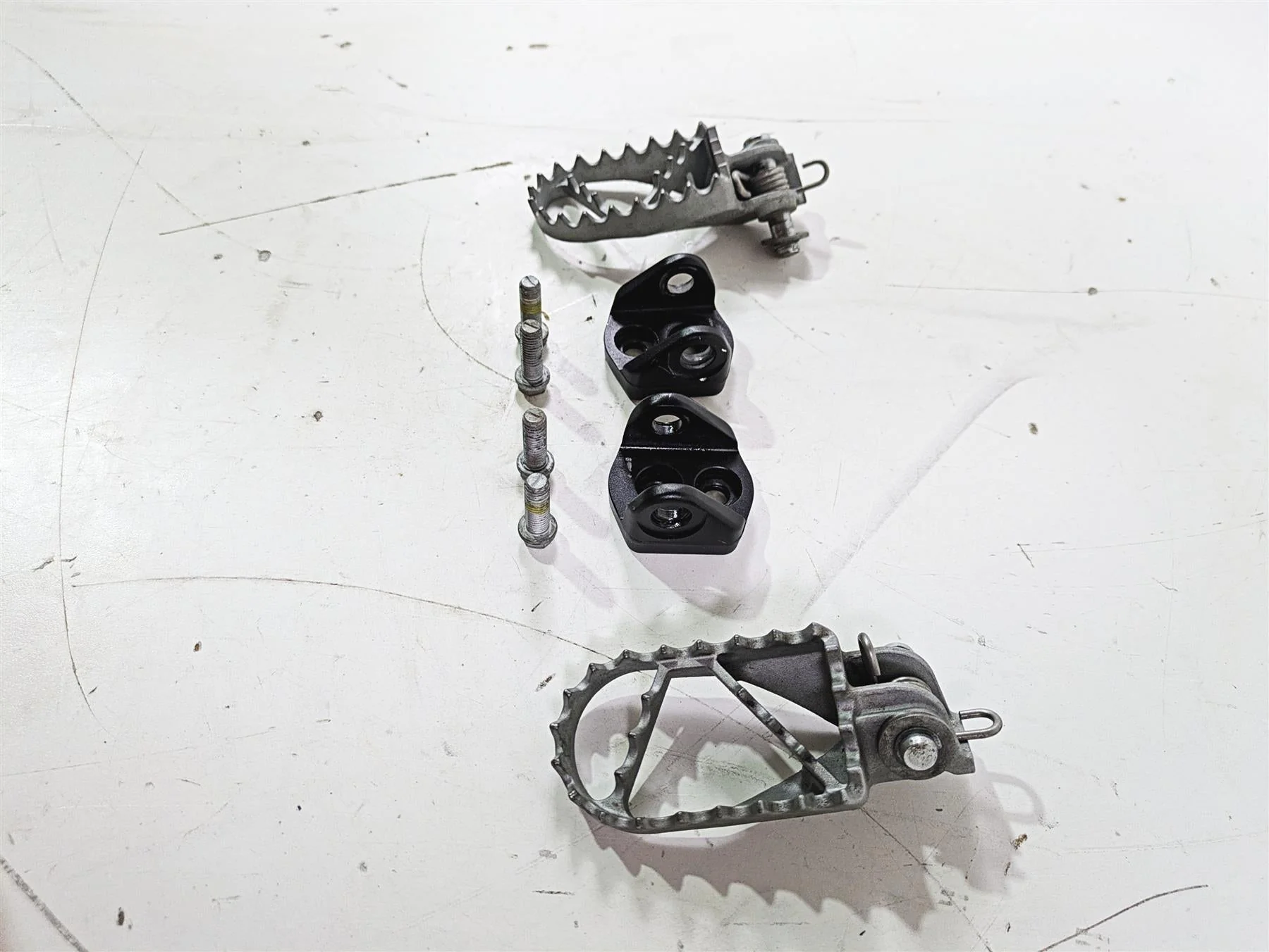 2022 KTM 1290 Super Adventure S Rider Footpeg Set & Clips & Bolts 61903040033 - Image 5