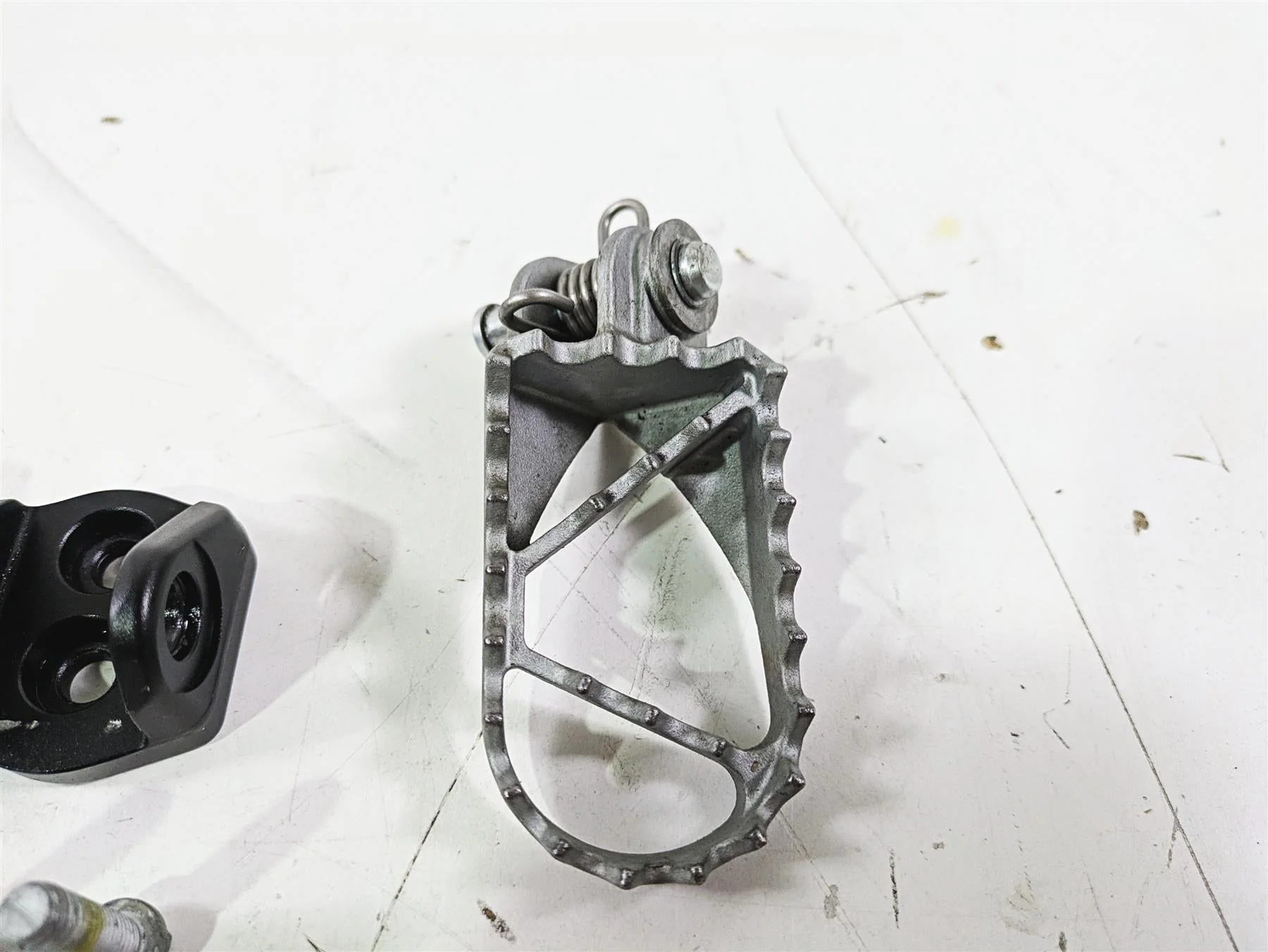 2022 KTM 1290 Super Adventure S Rider Footpeg Set & Clips & Bolts 61903040033 - Image 6