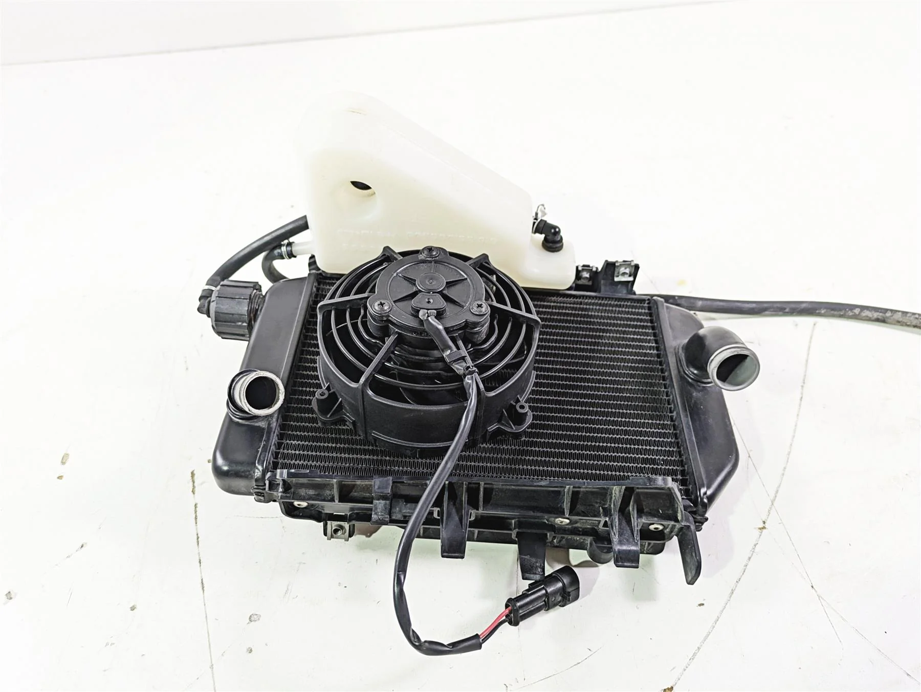 2022 KTM 1290 Super Adventure S Right Radiator Fan Set 61935008000 61935008033