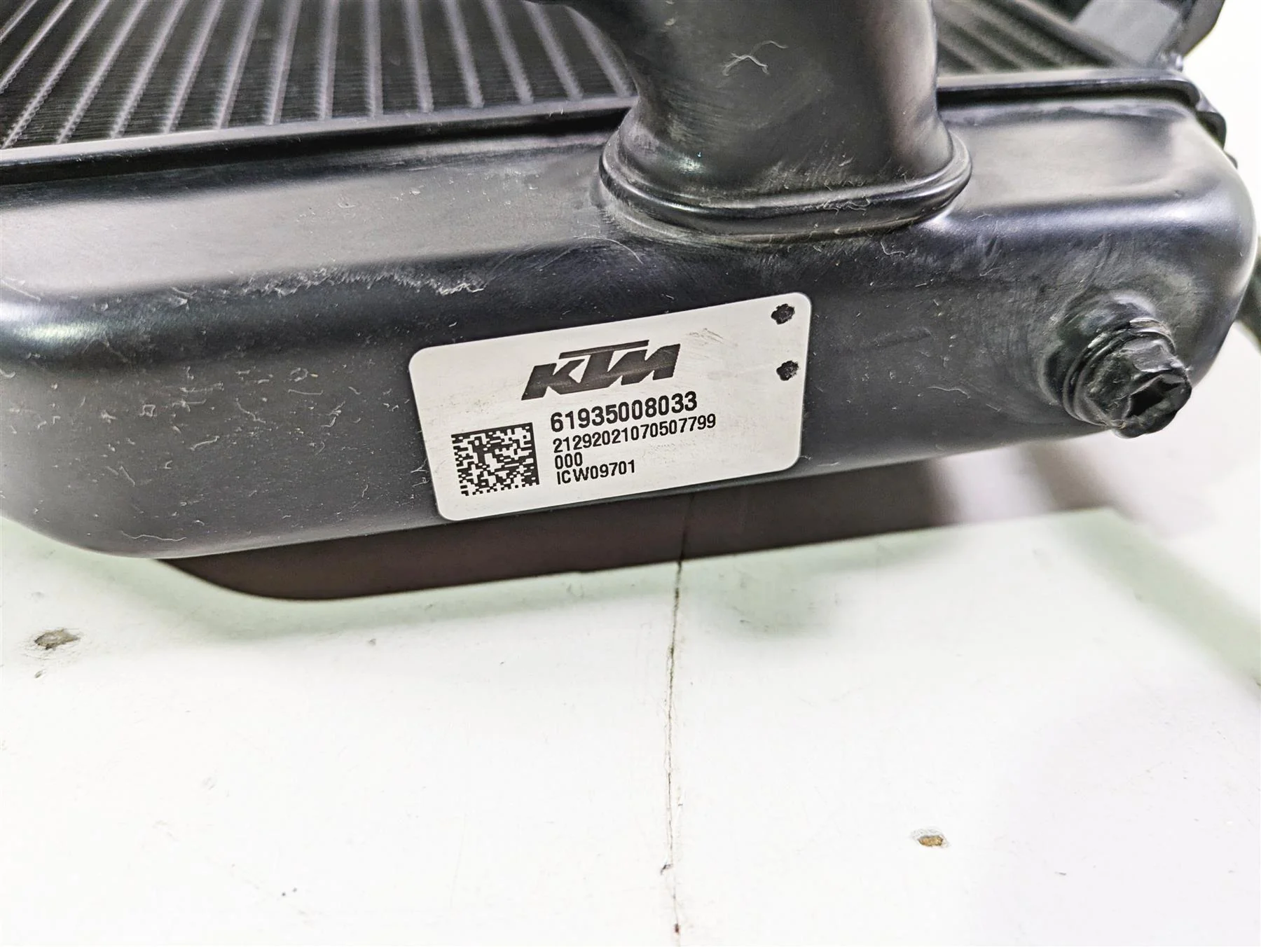 2022 KTM 1290 Super Adventure S Right Radiator Fan Set 61935008000 61935008033 - Image 5