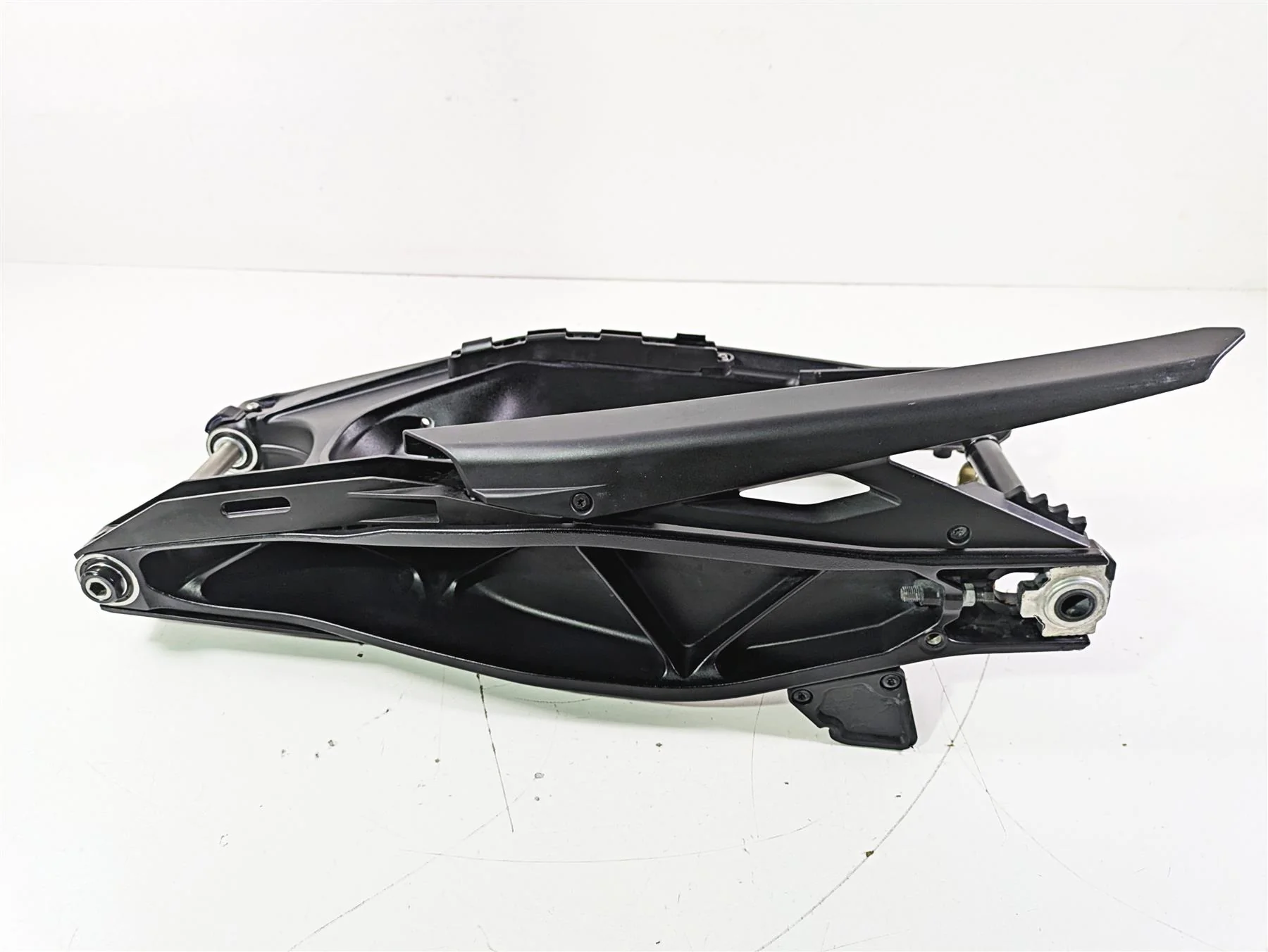 2022 KTM 1290 Super Adventure S Swingarm & Axle & Pivot Bolt 61904030044C1 - Image 11