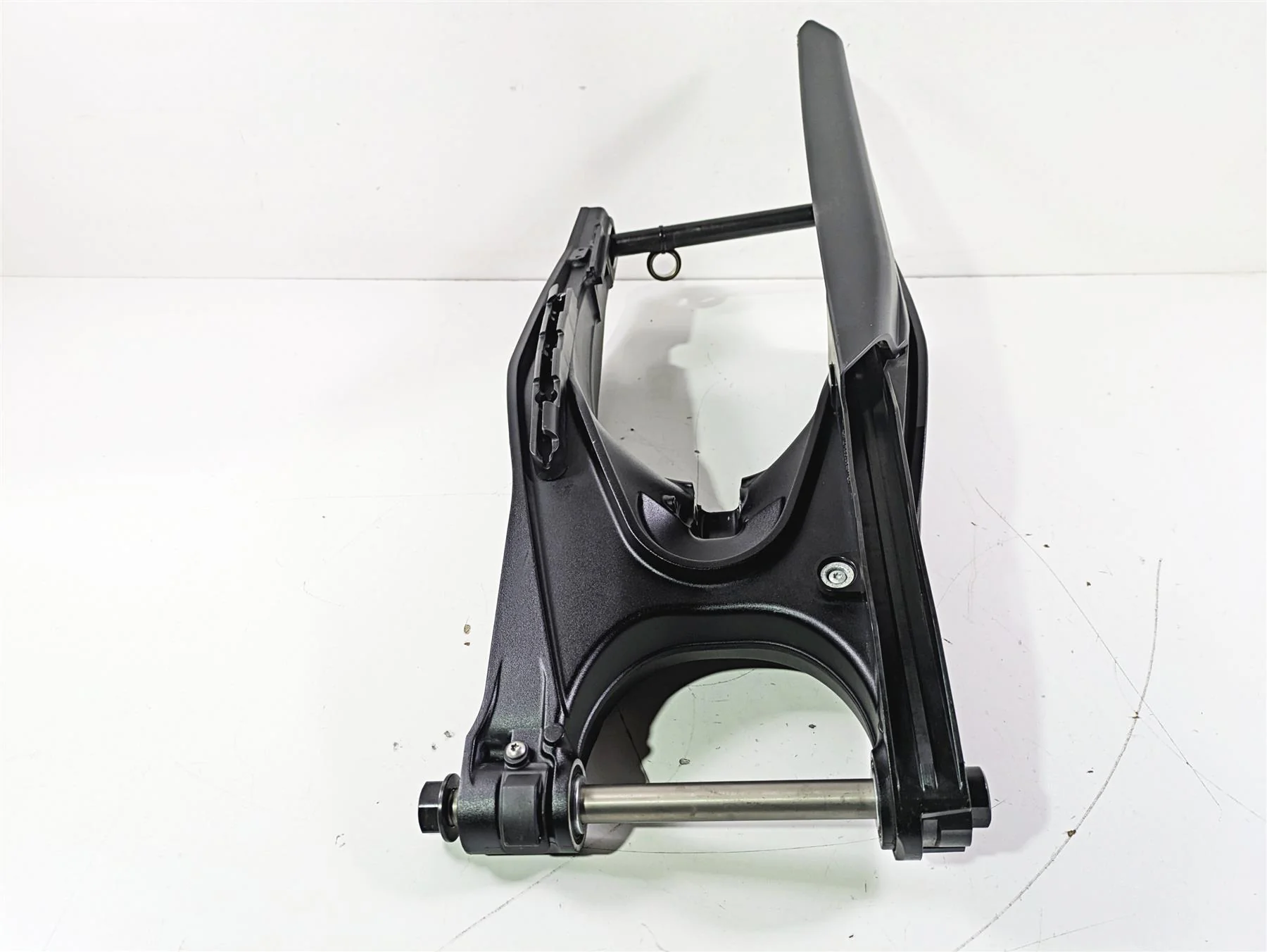 2022 KTM 1290 Super Adventure S Swingarm & Axle & Pivot Bolt 61904030044C1 - Image 12