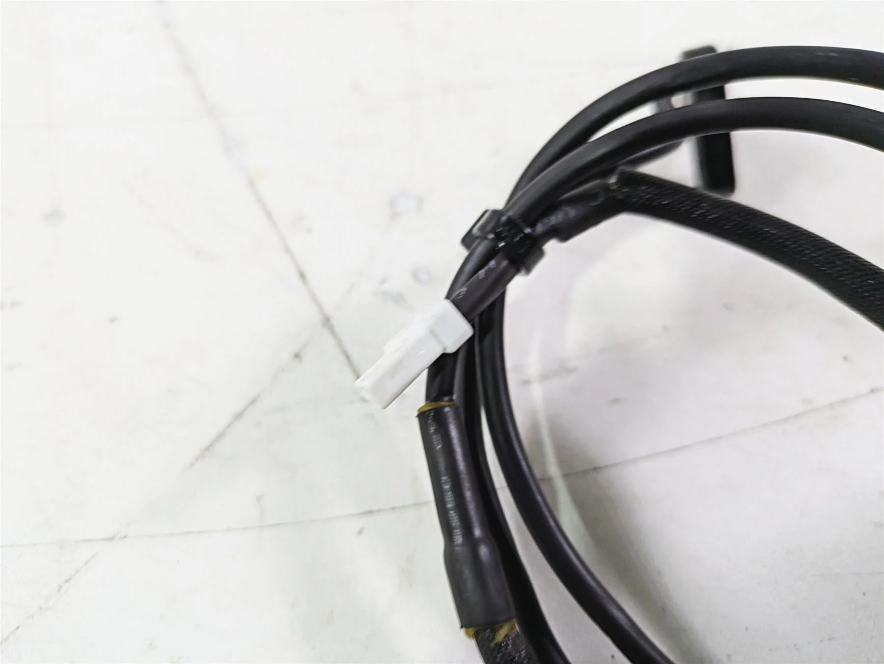 2022 MV Agusta F3 800 Rosso Front Abs Brake Wheel Speed Sensor - Image 6
