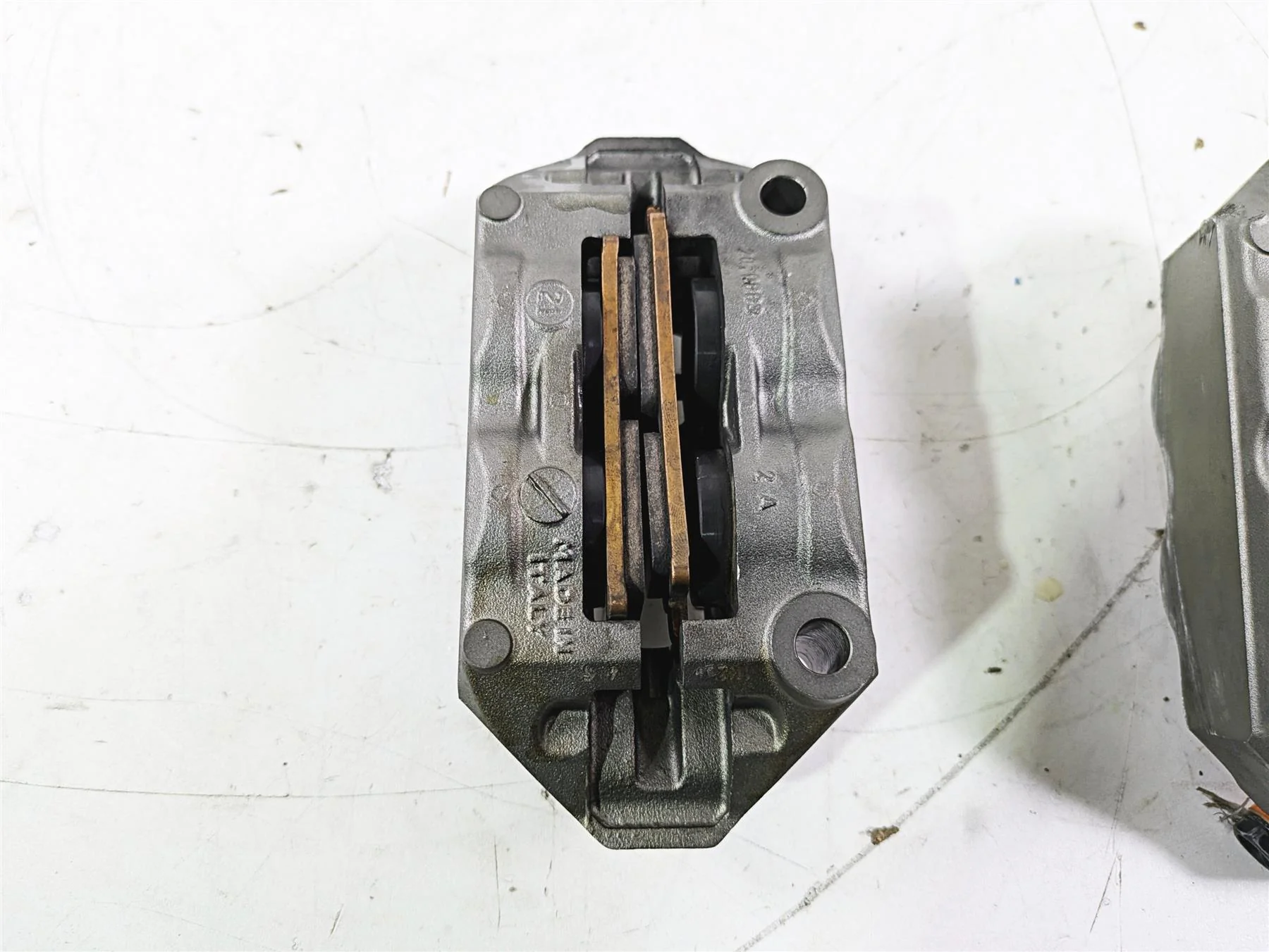 2022 MV Agusta F3 800 Rosso Front Brake Calipers Brembo 100mm 8000B1541 - Image 9
