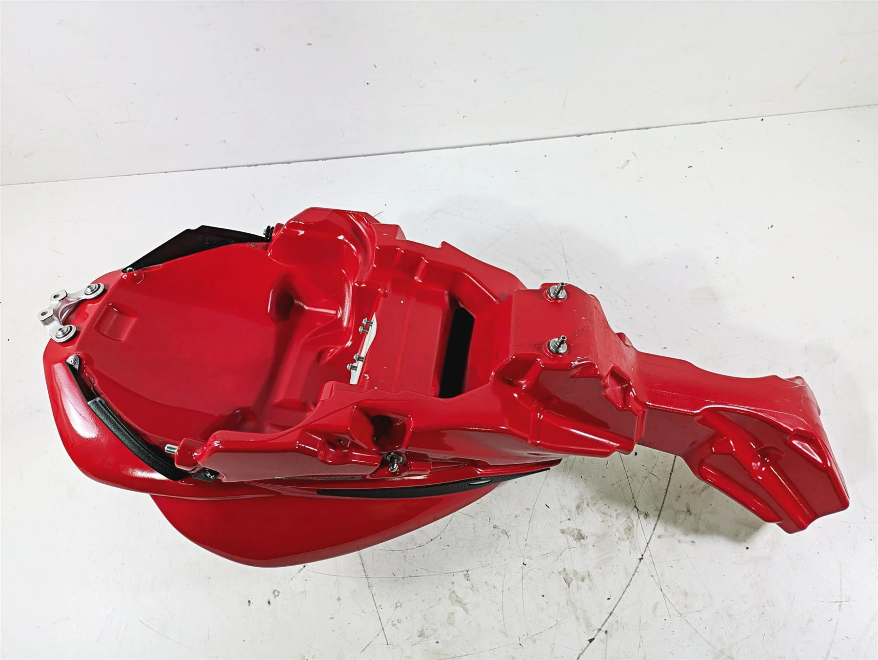 2022 MV Agusta F3 800 Rosso Fuel Gas Petrol Tank -Read 8000C9616 - Image 9