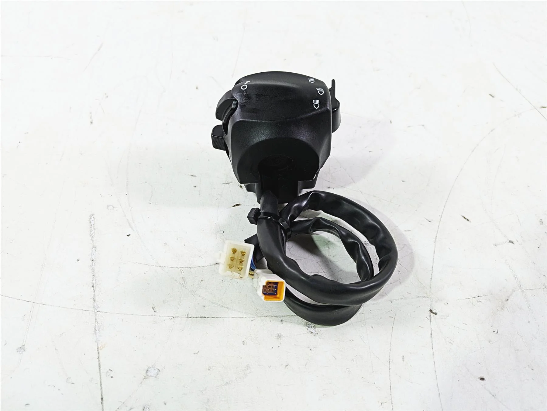 2022 MV Agusta F3 800 Rosso Left Hand Control Switch Light Blinker 8A00B9497 - Image 2