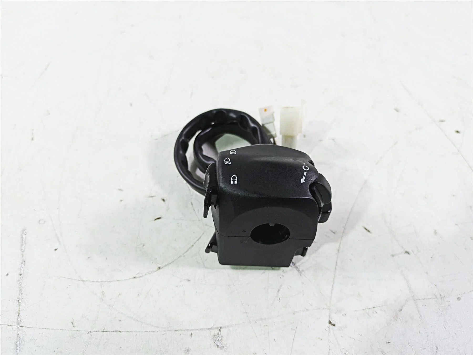 2022 MV Agusta F3 800 Rosso Left Hand Control Switch Light Blinker 8A00B9497 - Image 4