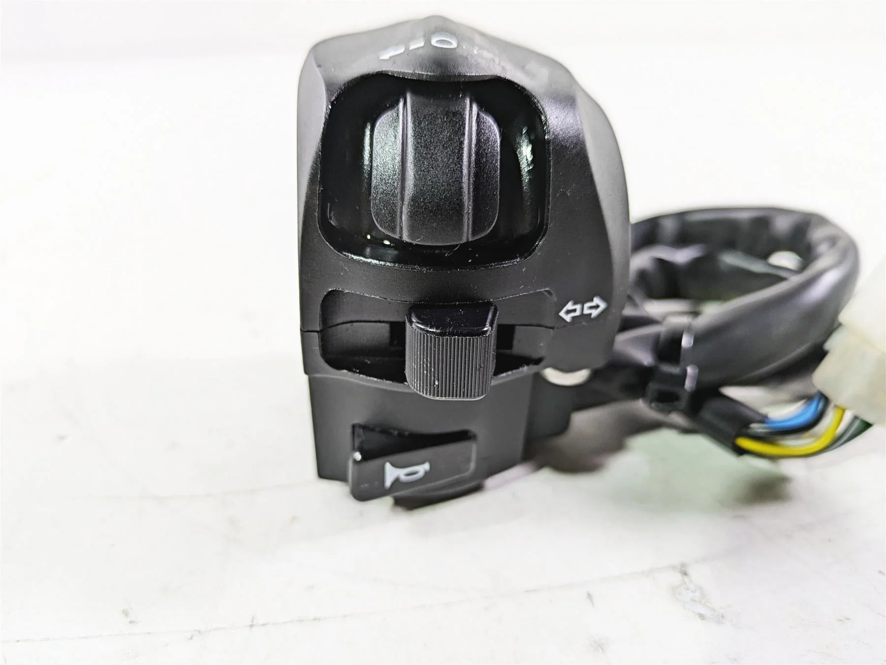 2022 MV Agusta F3 800 Rosso Left Hand Control Switch Light Blinker 8A00B9497 - Image 6