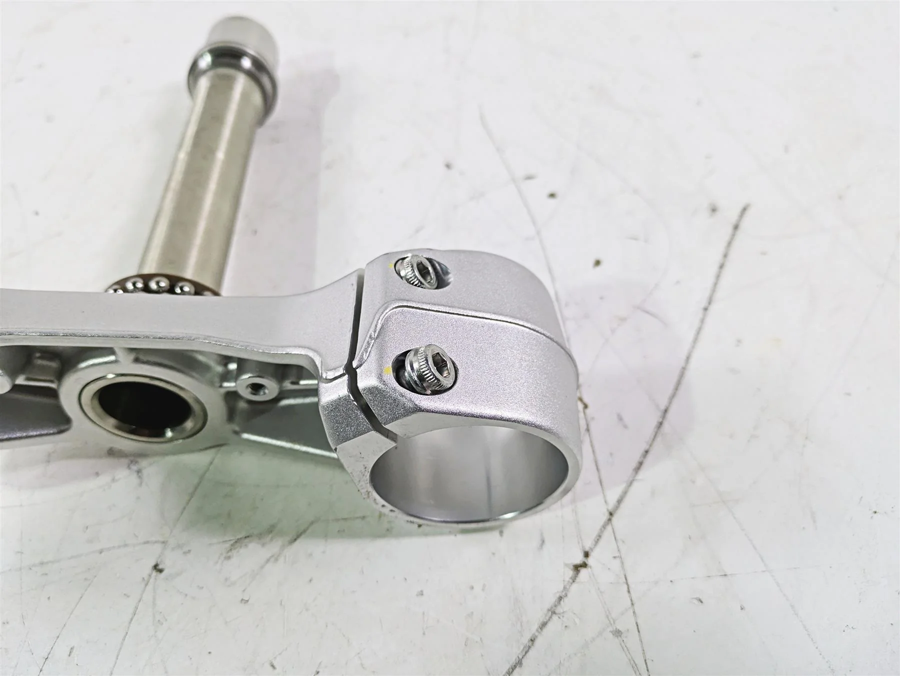 2022 MV Agusta F3 800 Rosso Lower Triple Tree Steering Clamp 8000B5700 - Image 11