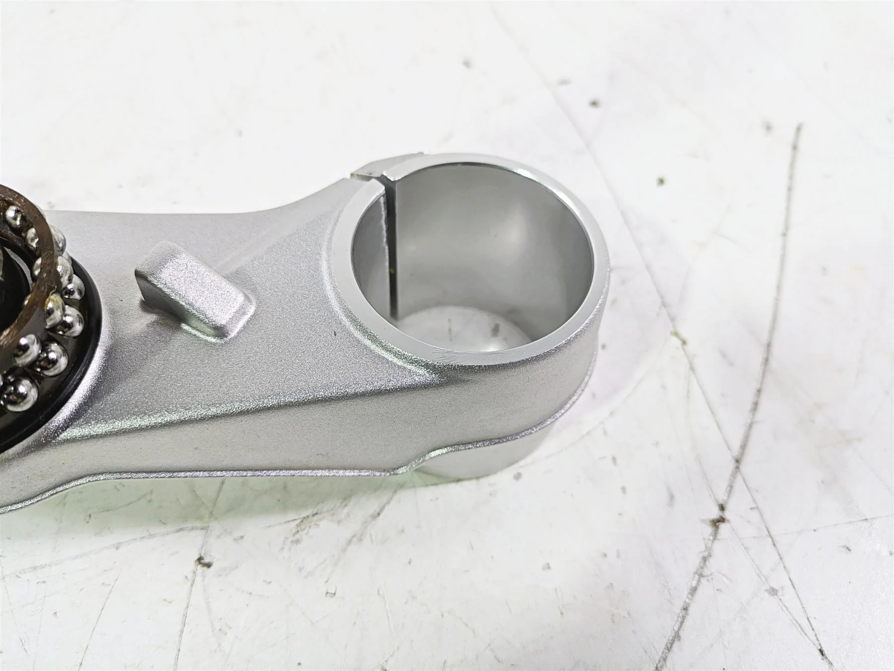 2022 MV Agusta F3 800 Rosso Lower Triple Tree Steering Clamp 8000B5700 - Image 6