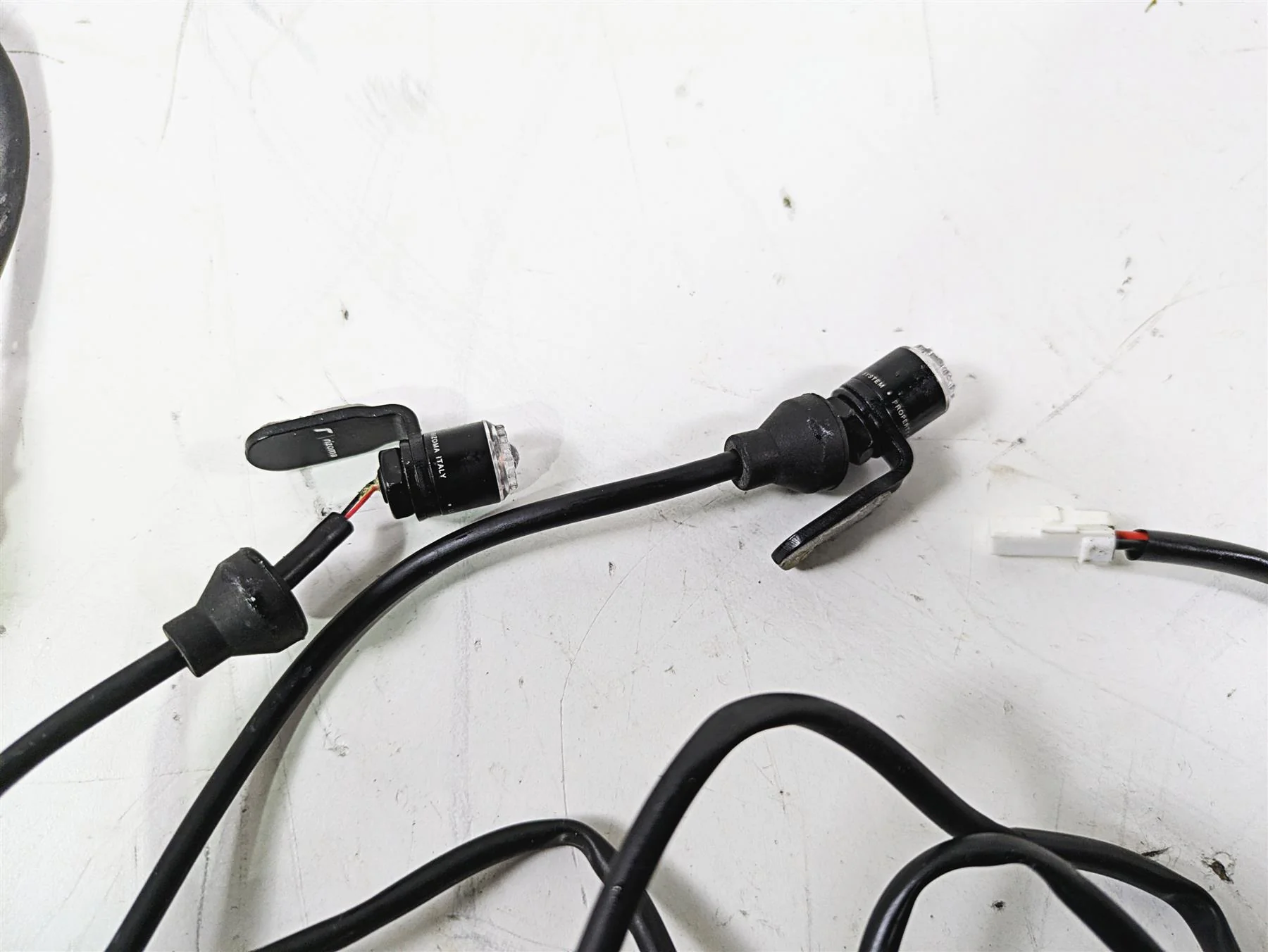 2022 MV Agusta F3 800 Rosso Mini Rizoma Round Turn Signal Blinker Set - Image 12