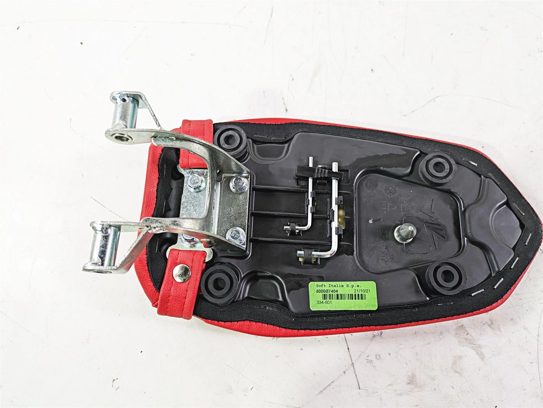 2022 MV Agusta F3 800 Rosso Rear Passenger Seat Saddle 8000B7404 - Image 7