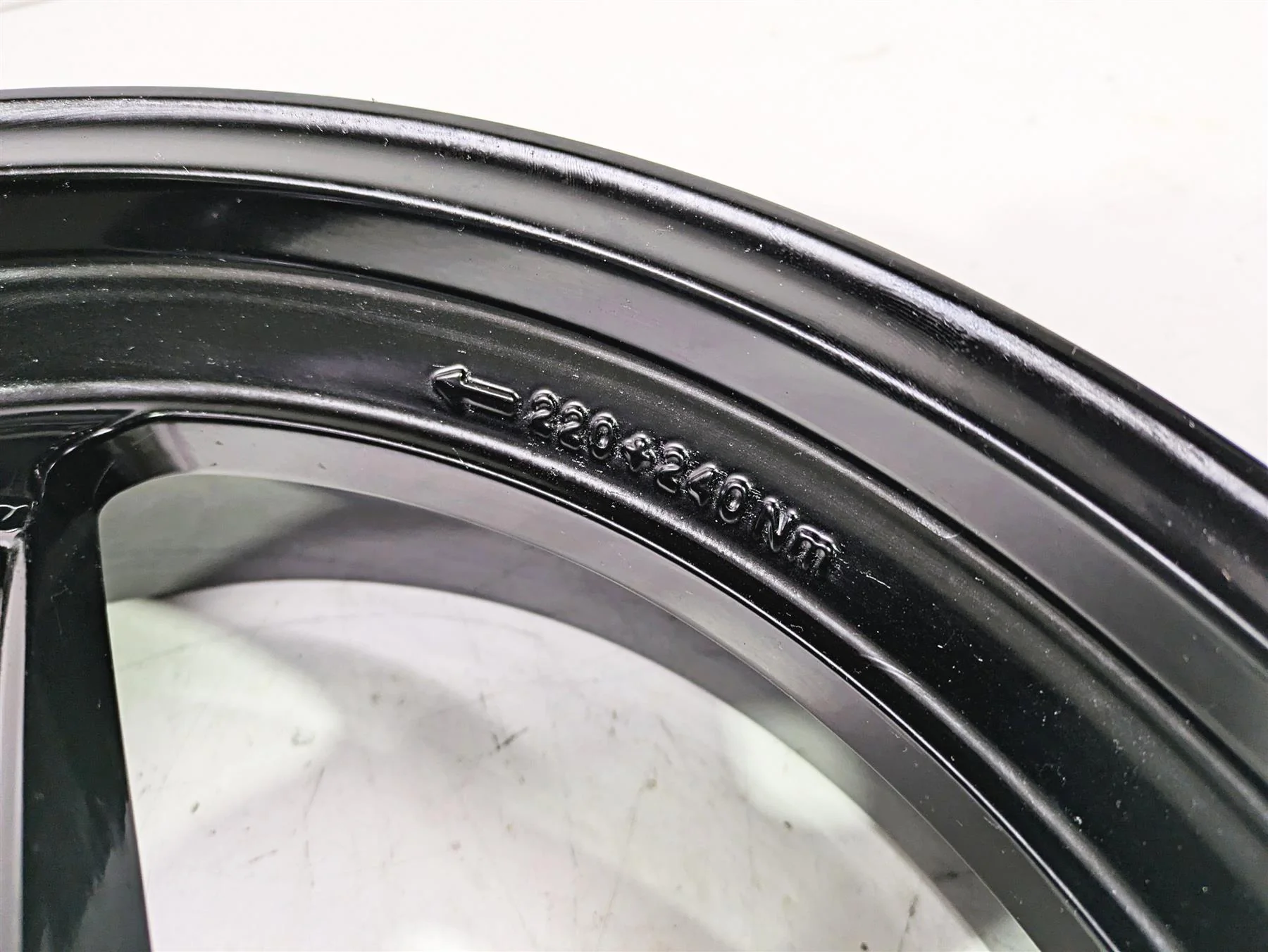2022 MV Agusta F3 800 Rosso Straight Black Rear Wheel Rim 17x5.5 80A0C3289 - Image 4
