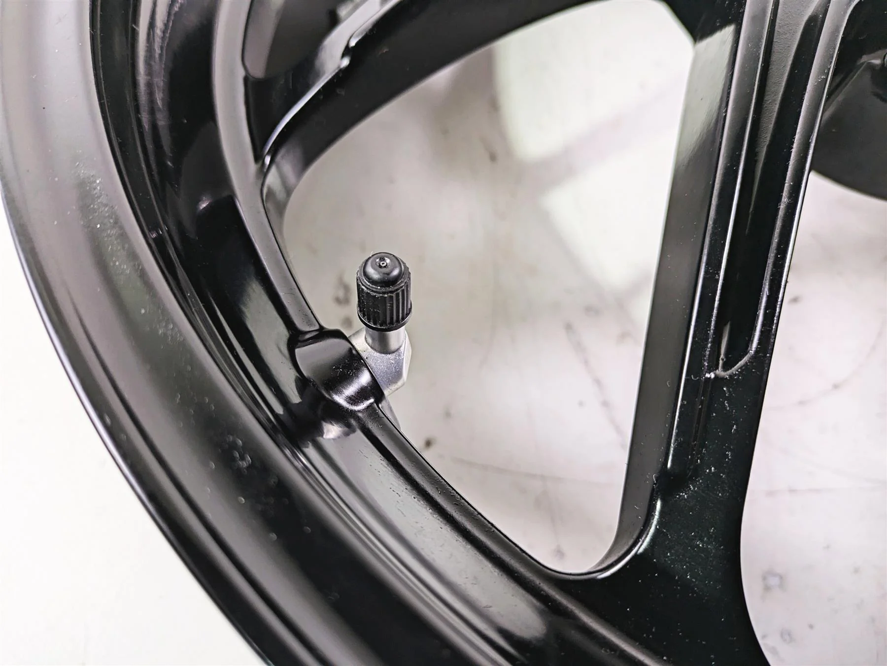 2022 MV Agusta F3 800 Rosso Straight Black Rear Wheel Rim 17x5.5 80A0C3289 - Image 7
