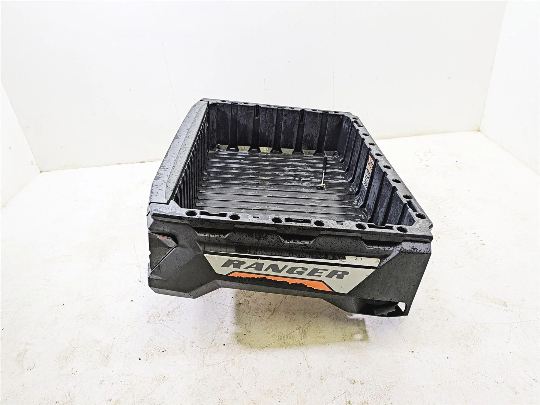 2022 Polaris Ranger 1000 Premium Rear Trunk Bed Assembly READ 2208995 - Image 4