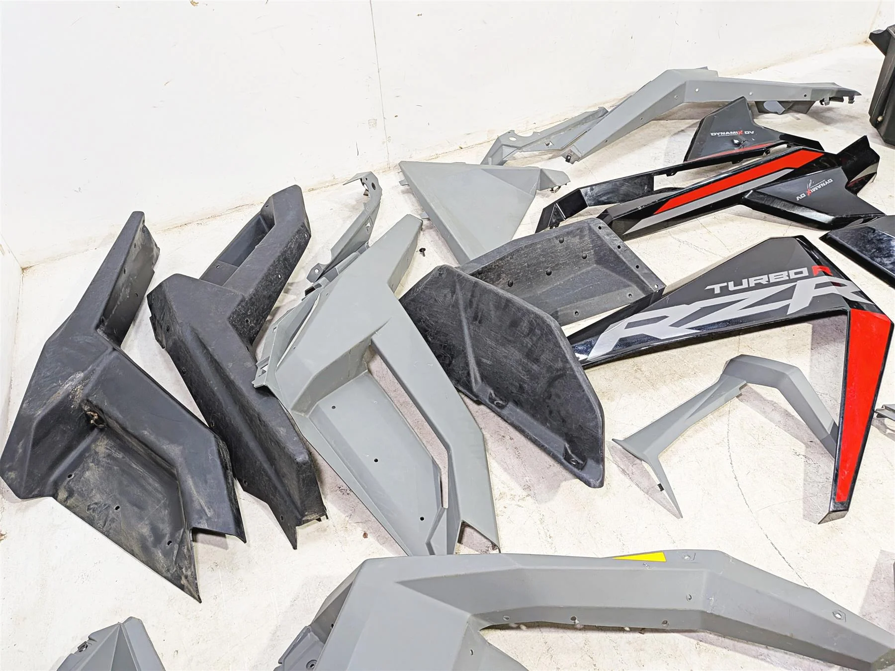 2022 Polaris RZR Turbo R Ultimate Fender Hood Outer Plastic Fairing Set 5455173 - Image 5