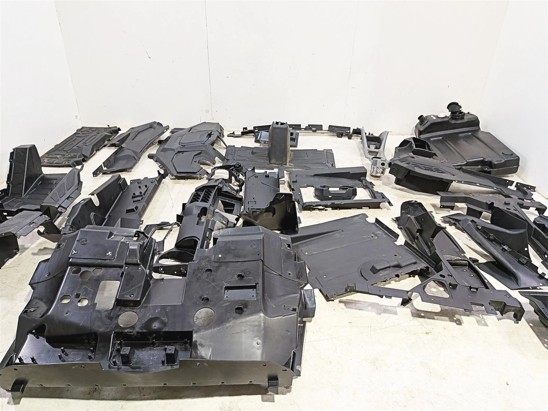 2022 Polaris RZR Turbo R Ultimate Interior Fairing Cover Dash Foot Well 5455194 - Image 2