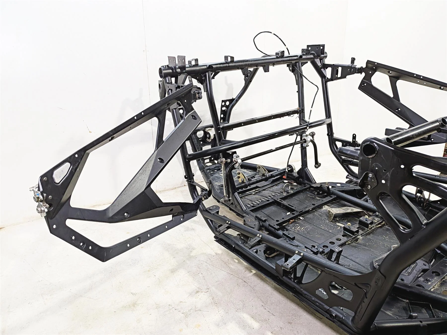 2022 Polaris RZR Turbo R Ultimate Straight Main Frame Chassis with Clean Ohio Title 1026099 - Image 13