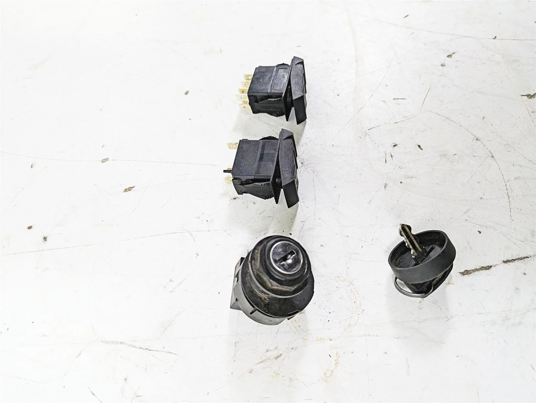2022 Polaris RZR XP 4 1000 Premium Ignition Awd Fwd Light Switch & Key 4016058 - Image 2