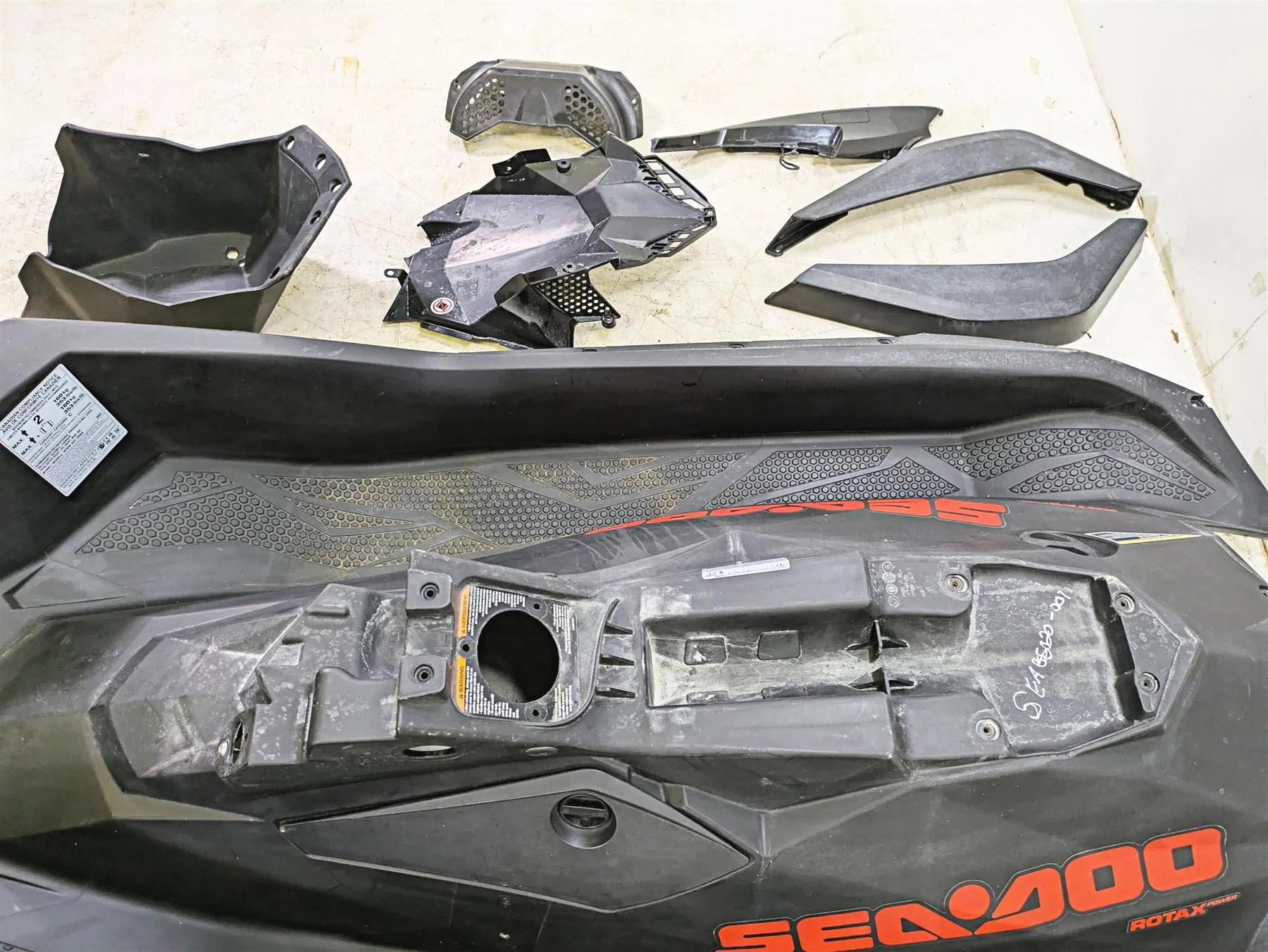 2022 SeaDoo Spark 900 Trixx Inner Hull Center Body & Covers 291006043 - Image 11