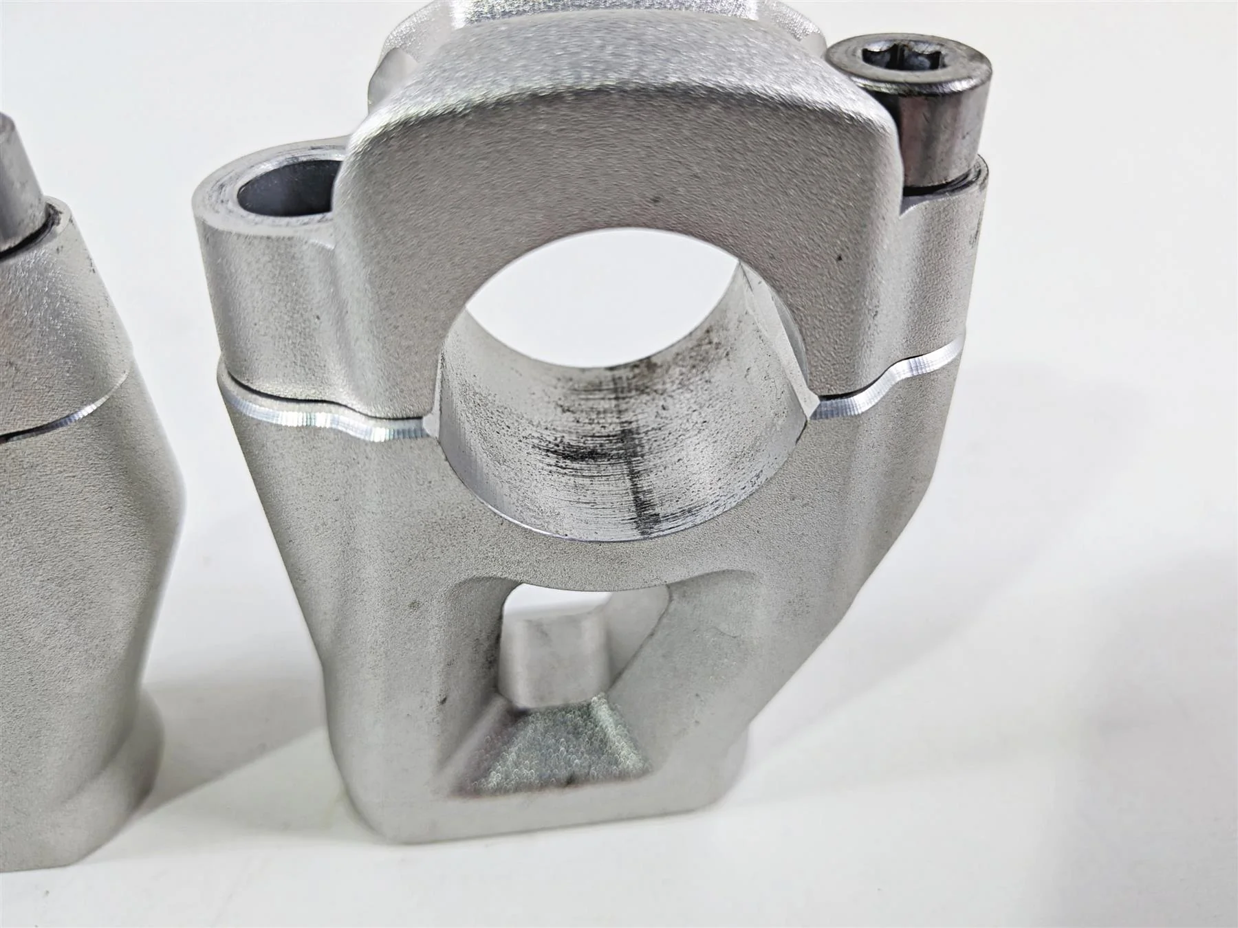 2022 Triumph Tiger 900 GT Pro Handlebar Riser Holder Clamp Set T2040813 - Image 11