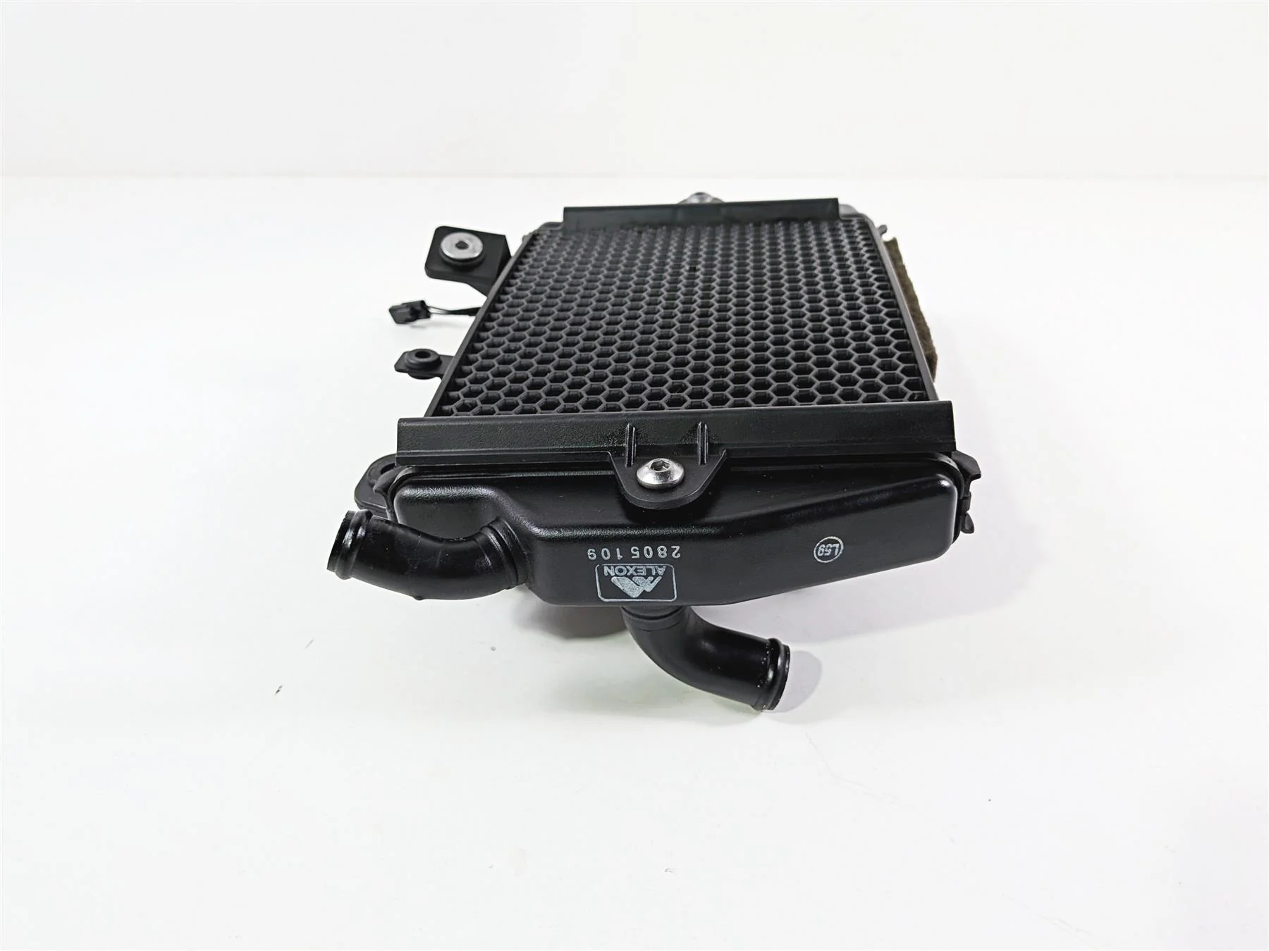 2022 Triumph Tiger 900 GT Pro Left Coolant Radiator And Fan T2104610 - Image 12