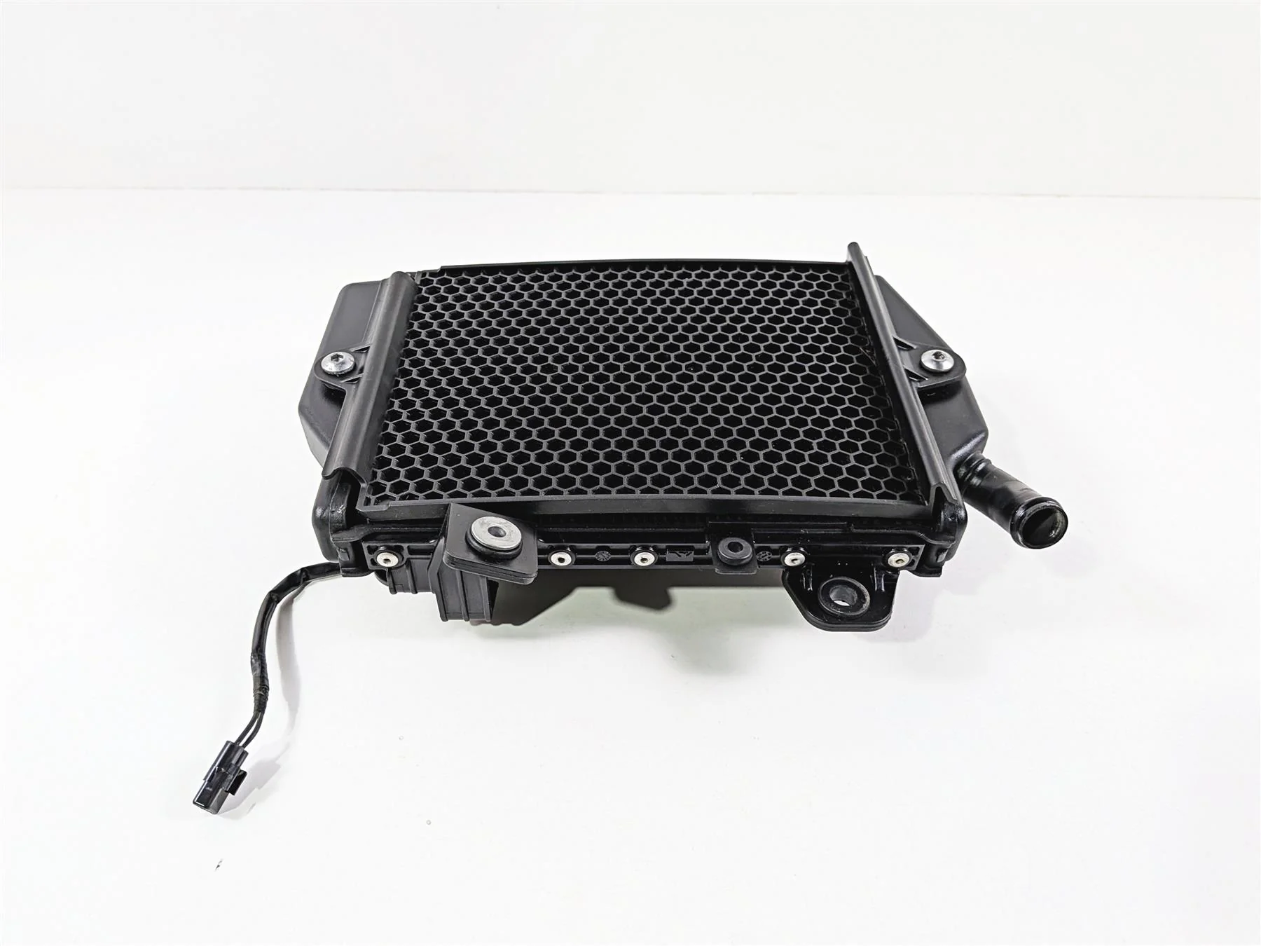 2022 Triumph Tiger 900 GT Pro Left Coolant Radiator And Fan T2104610 - Image 9