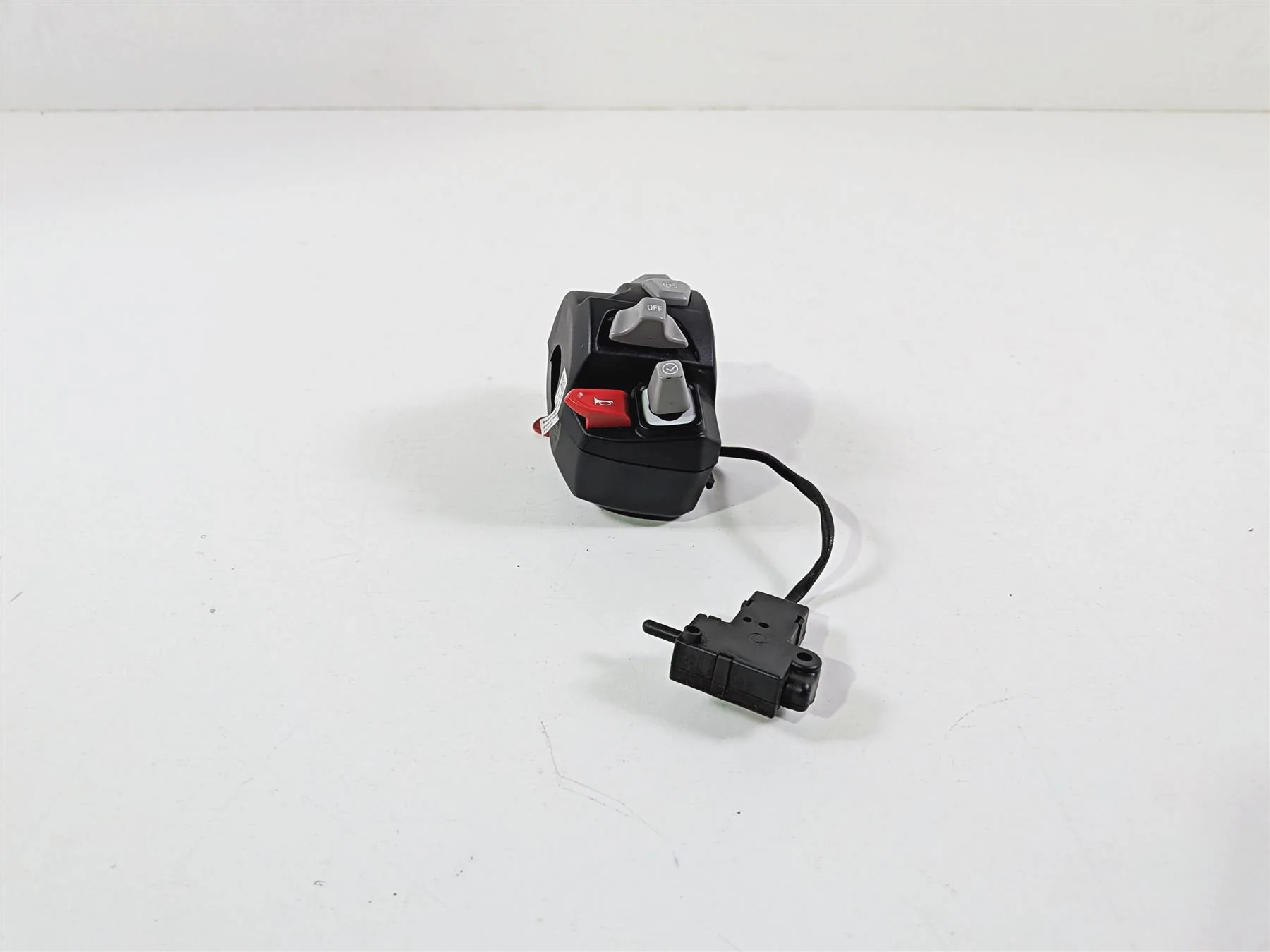 2022 Triumph Tiger 900 GT Pro Left Hand Light Cruise Control Switch T2044782 - Image 3