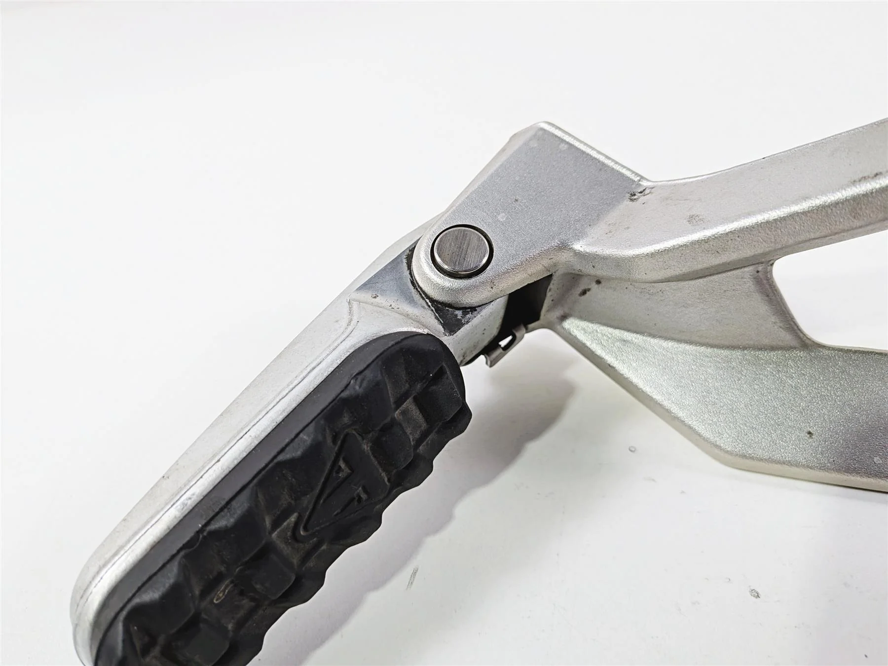 2022 Triumph Tiger 900 GT Pro Left Rear Passenger Foot Peg T2082284 - Image 11