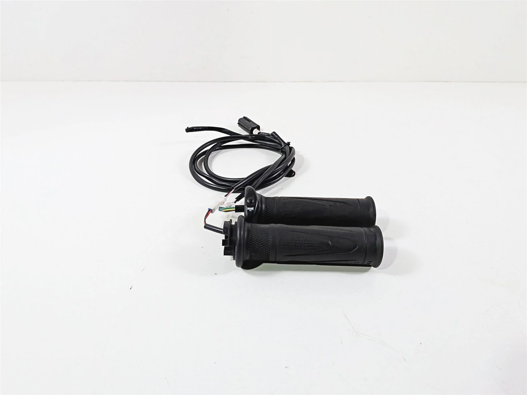2022 Triumph Tiger 900 GT Pro Left Right Heated Hand Grip Heater Set T2042078 - Image 13