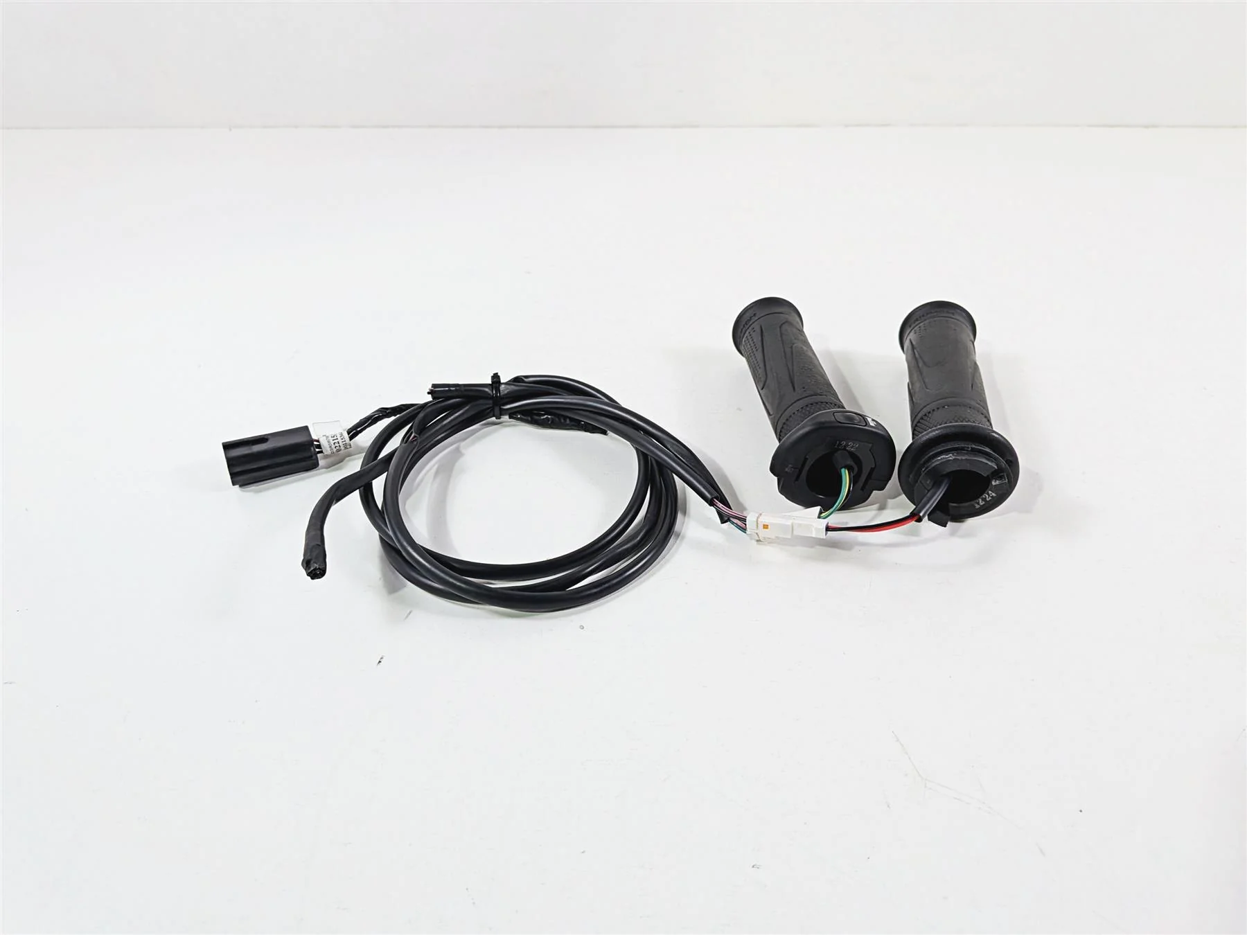 2022 Triumph Tiger 900 GT Pro Left Right Heated Hand Grip Heater Set T2042078 - Image 14