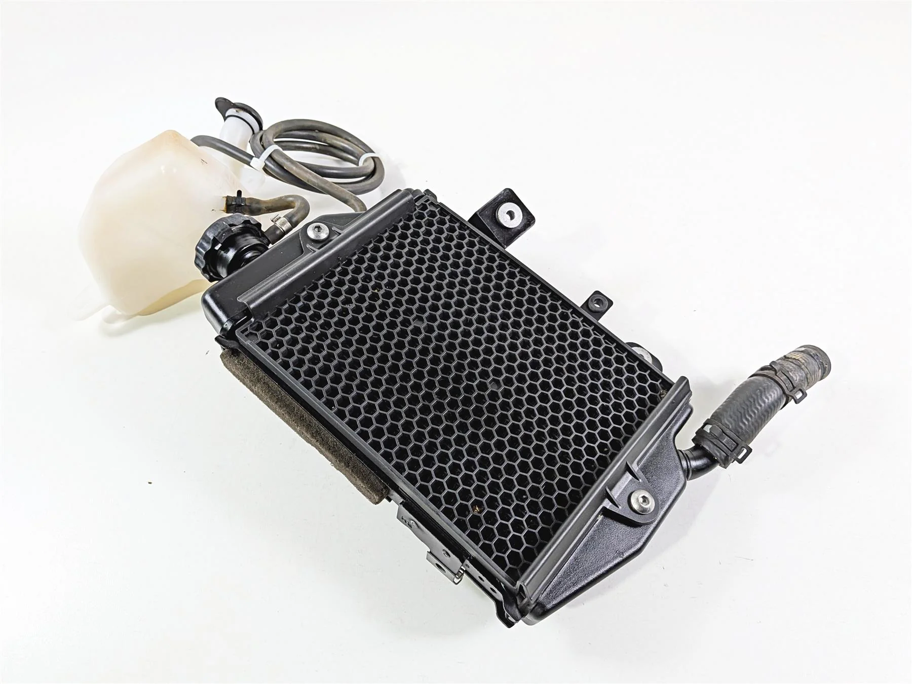 2022 Triumph Tiger 900 GT Pro Right Radiator Fan Reservoir Hoses T2104600 - Image 12