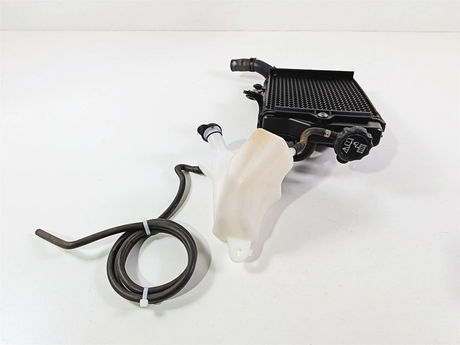 2022 Triumph Tiger 900 GT Pro Right Radiator Fan Reservoir Hoses T2104600 - Image 3