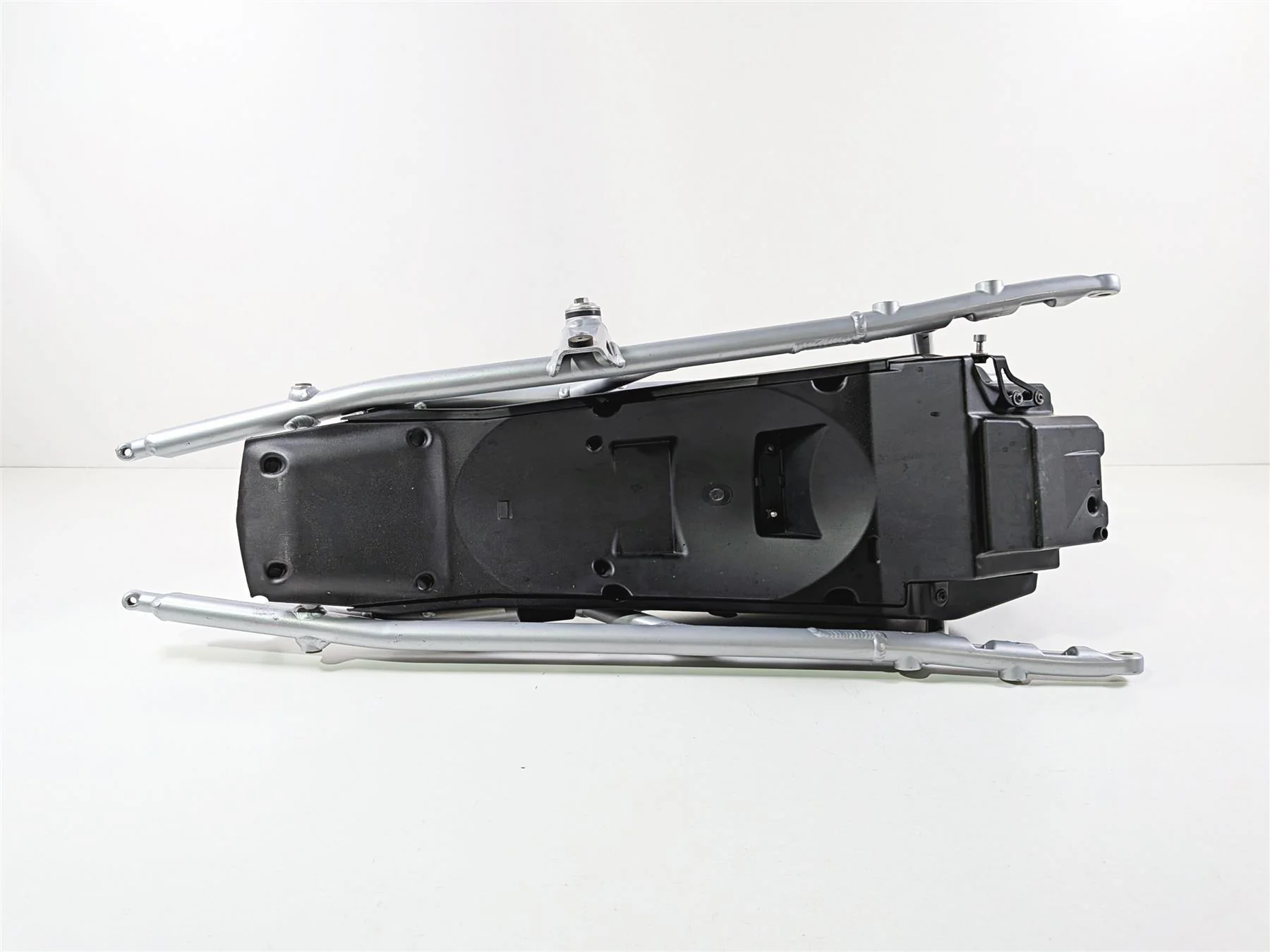2022 Triumph Tiger 900 GT Pro Subframe Sub Frame & Inner Fender T2072195 - Image 8