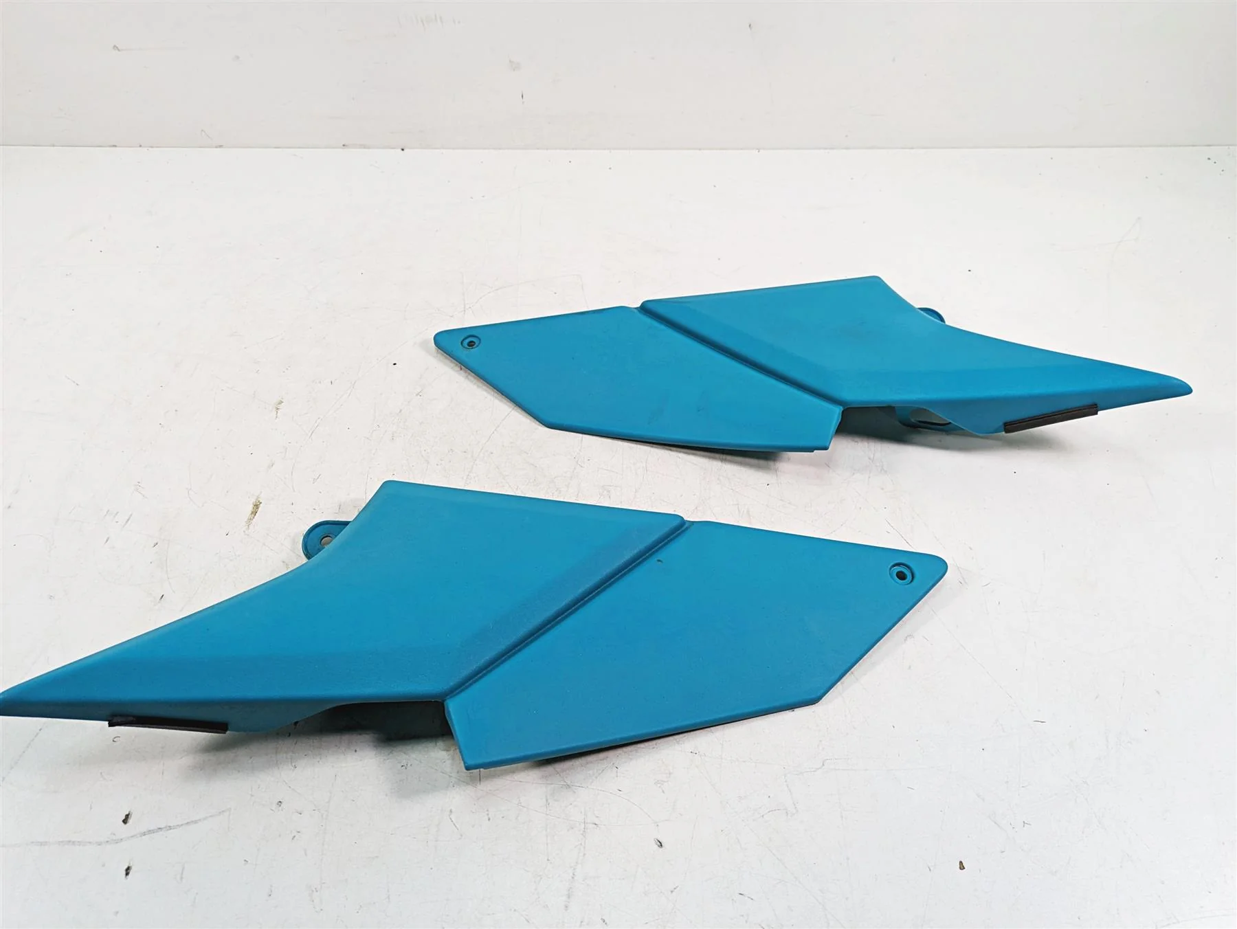 2022 Yamaha Waverunner EX Sp EX1050BX Lower Leg Cover Fairing Set F3Y-U353B-00 - Image 3