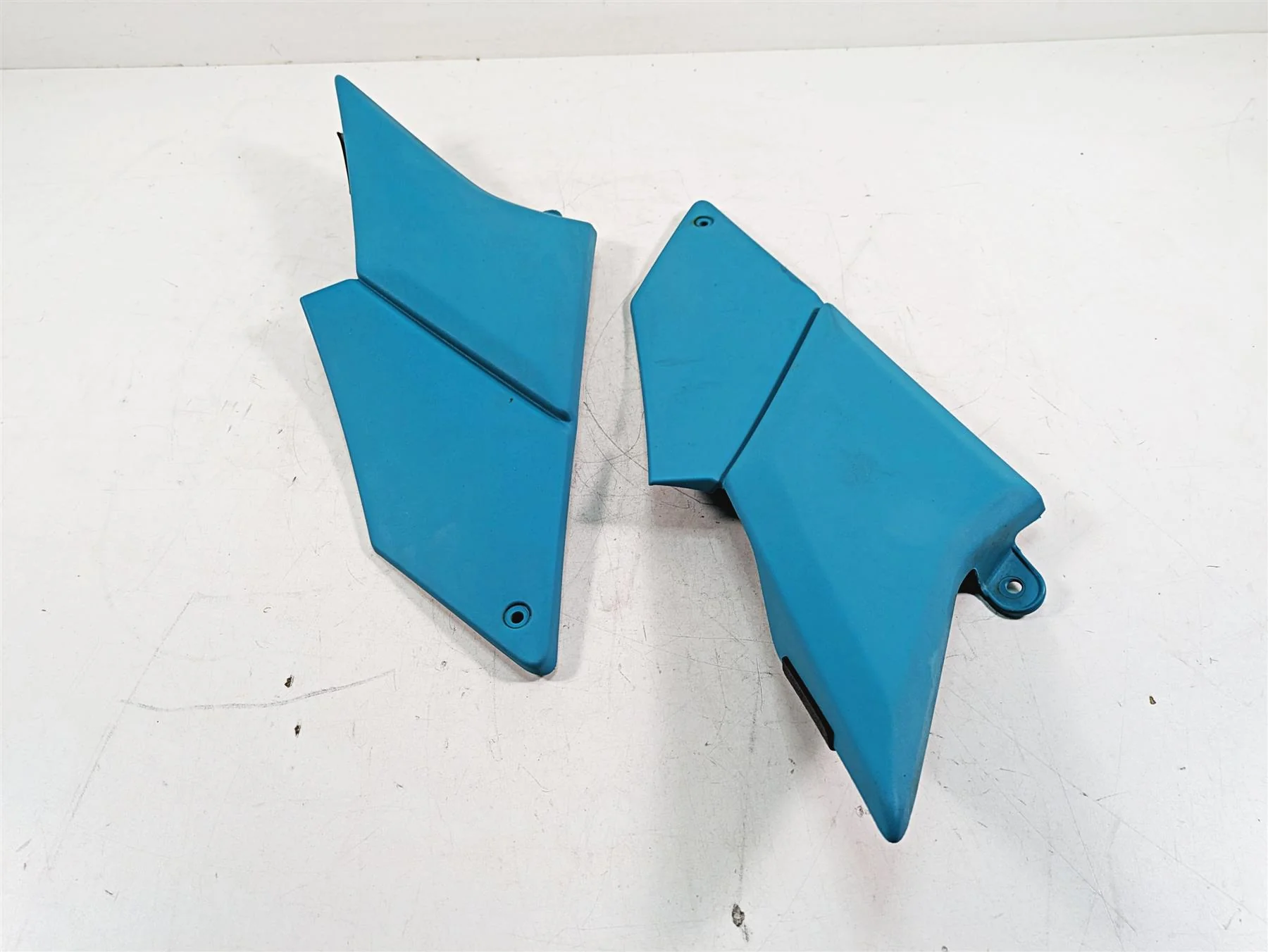 2022 Yamaha Waverunner EX Sp EX1050BX Lower Leg Cover Fairing Set F3Y-U353B-00 - Image 4