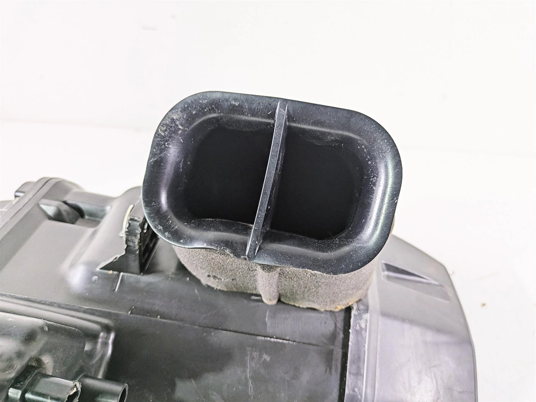 2022 Yamaha YXZ1000 R Air Cleaner Breather 2HC-E4411-01-00 2HC-E4421-00-00 - Image 9