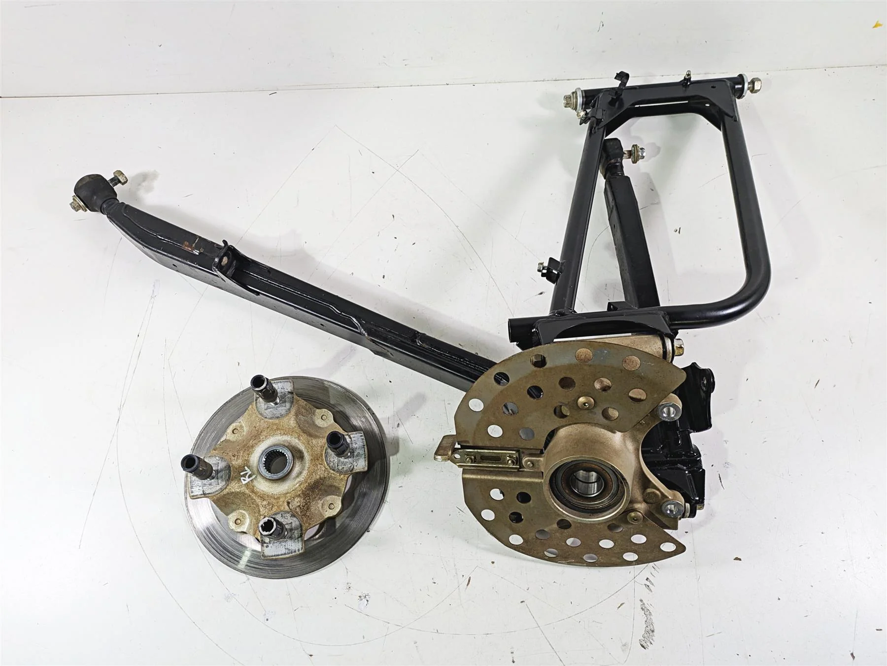 2022 Yamaha YXZ1000 R Left Rear Trailing Arms & Hub 2HC-F2106-50-00 2HC-F2106-51 - Image 4