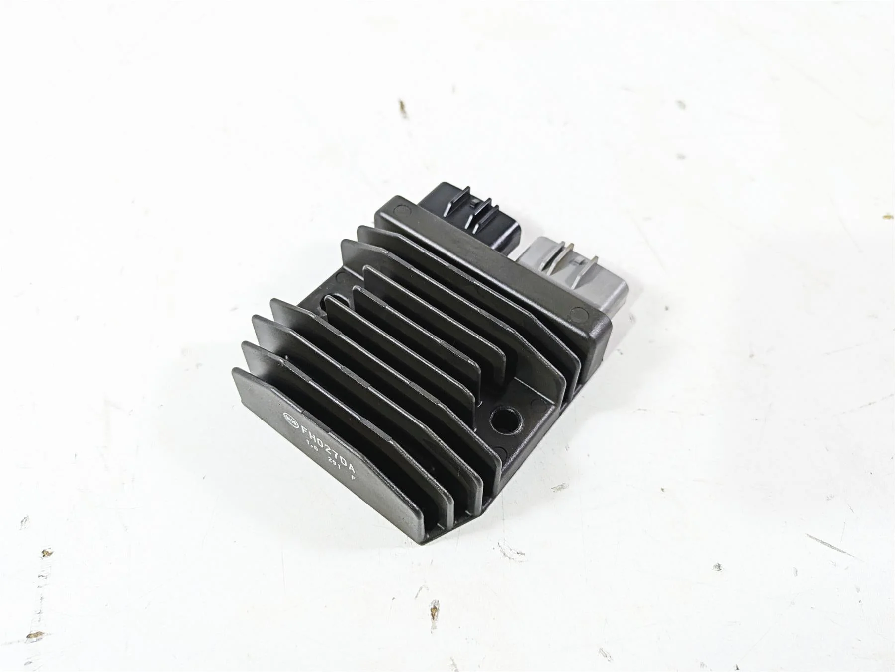 2022 Yamaha YXZ1000 R Rectifier Voltage Regulator B5H-81960-00-00 FH027DA - Image 11