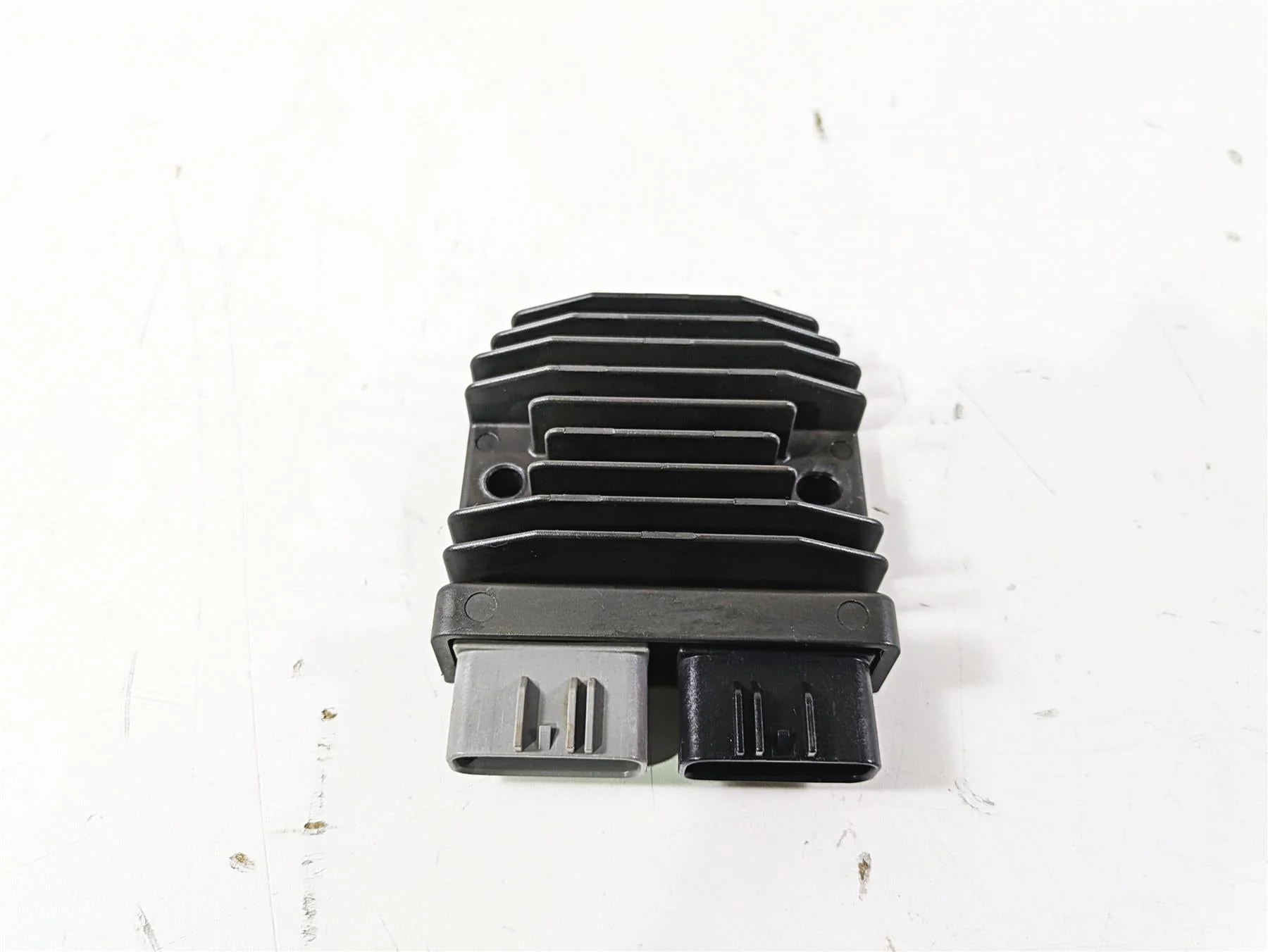 2022 Yamaha YXZ1000 R Rectifier Voltage Regulator B5H-81960-00-00 FH027DA - Image 2