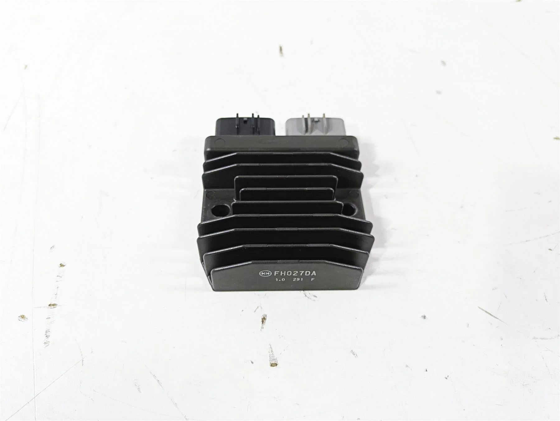 2022 Yamaha YXZ1000 R Rectifier Voltage Regulator B5H-81960-00-00 FH027DA - Image 4