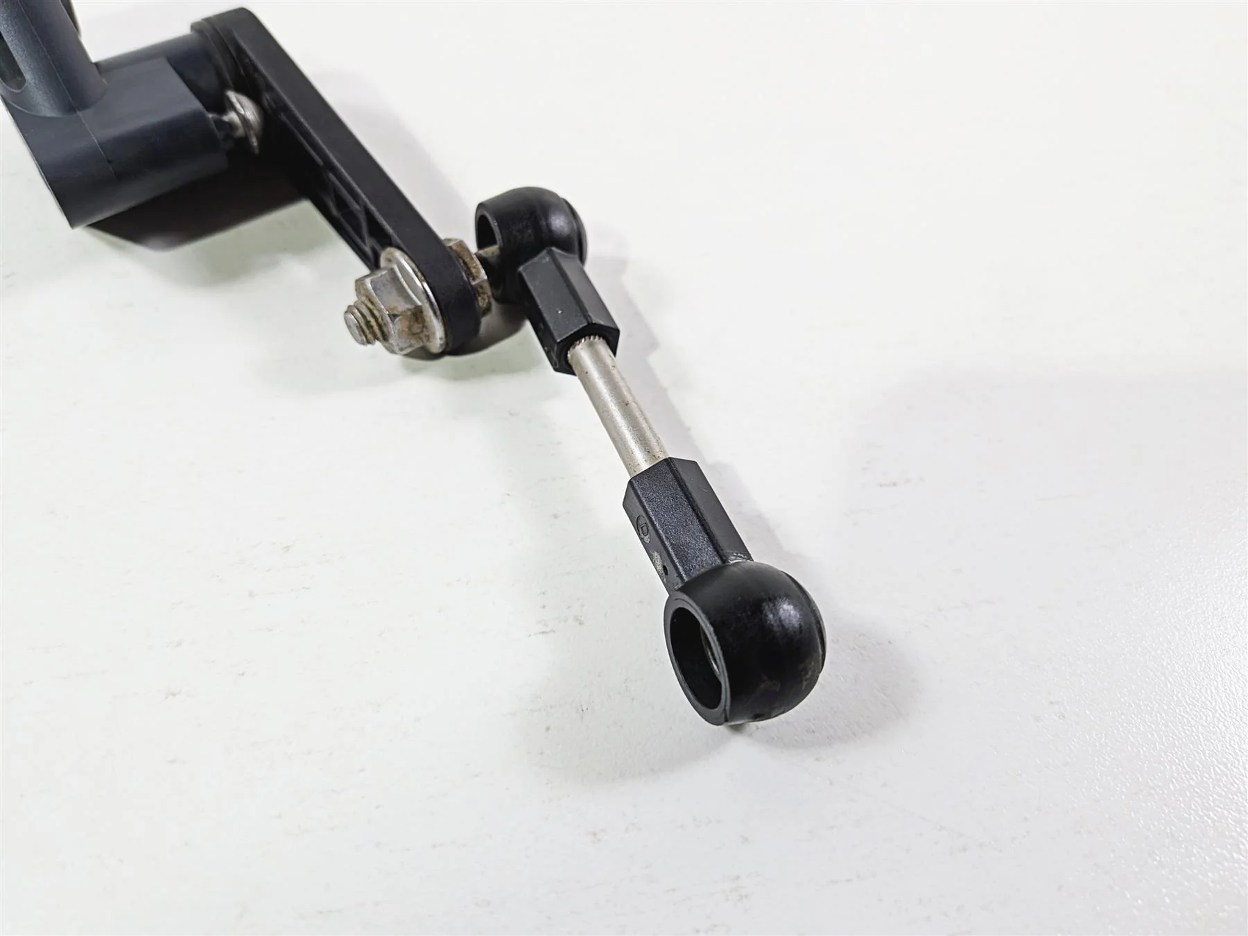 2023 BMW F850GS K81 Bike Leveling Sensor & Linkage Arm 37146870000 - Image 11