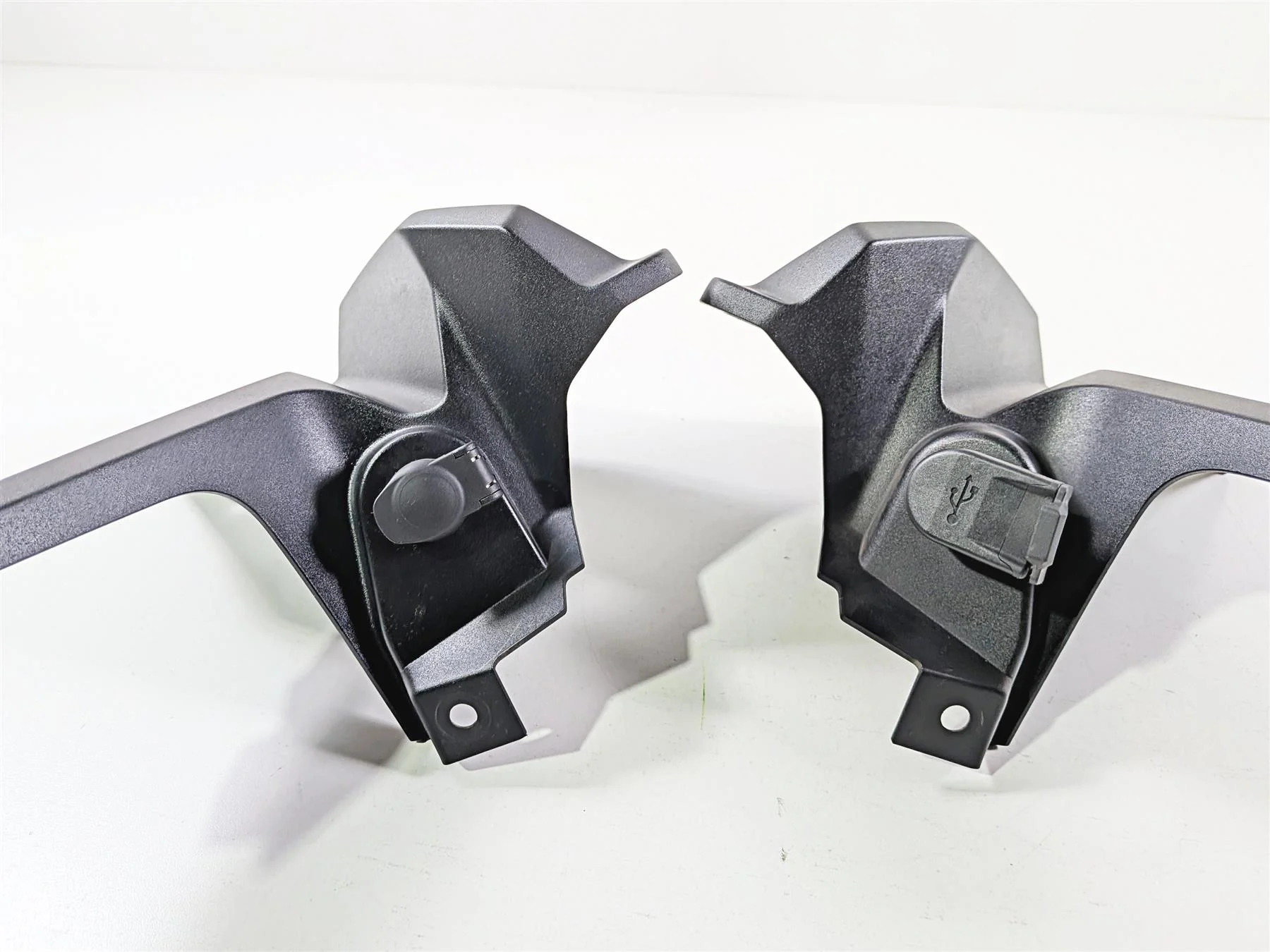 2023 BMW F850GS K81 Front Blinker Turn Signal Mount 46638564653 46638564654 - Image 13