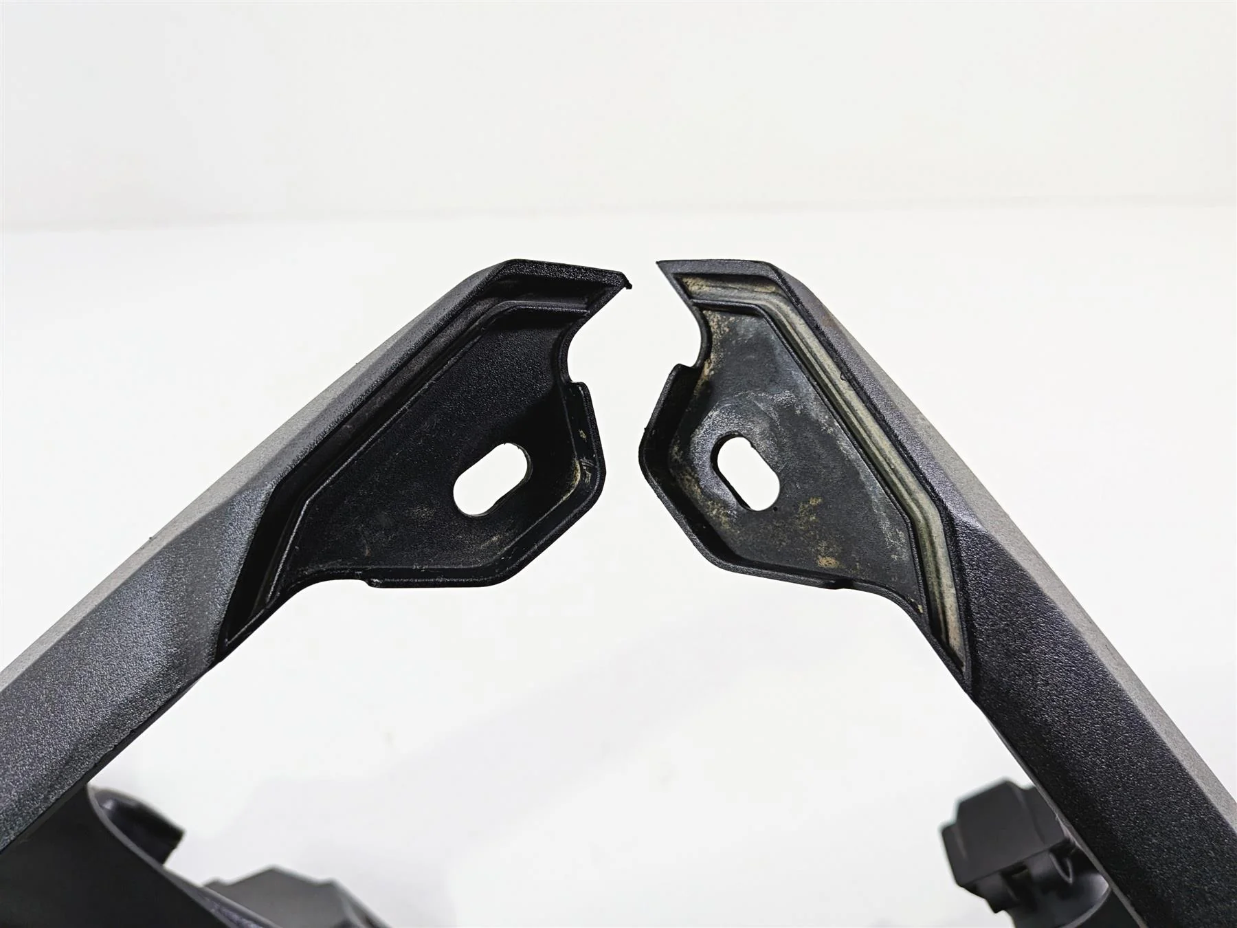 2023 BMW F850GS K81 Front Blinker Turn Signal Mount 46638564653 46638564654 - Image 3
